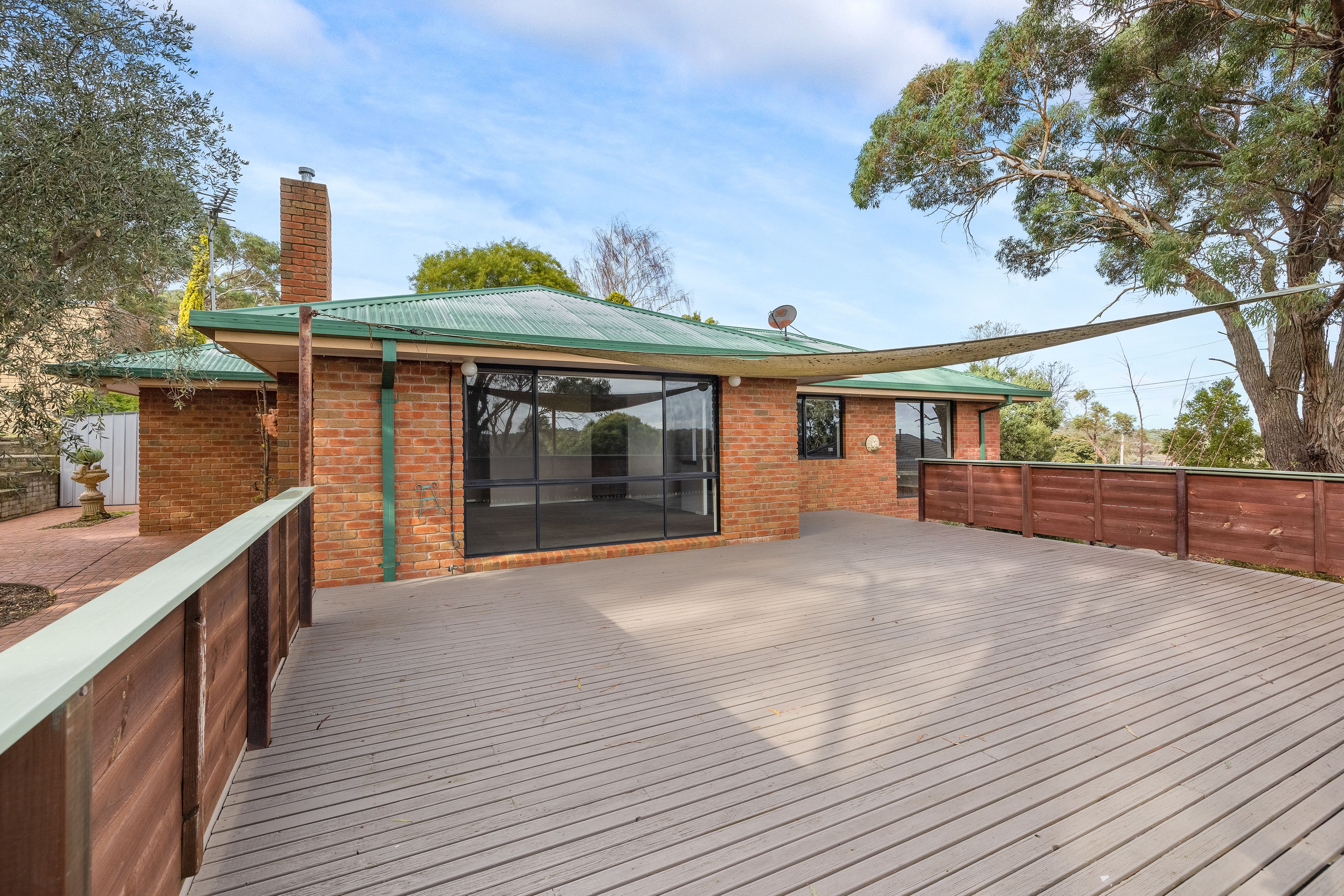 10 Summit Crescent, Brown Hill VIC 3350