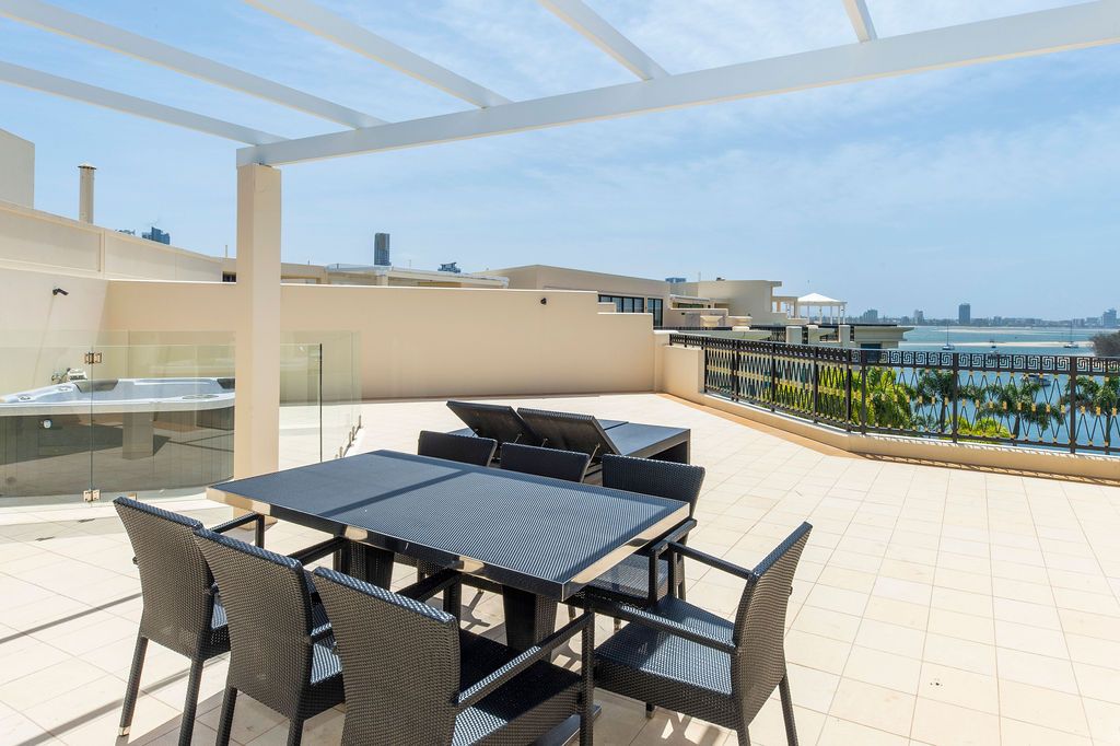69/94 Seaworld Drive, Main Beach, QLD 4217