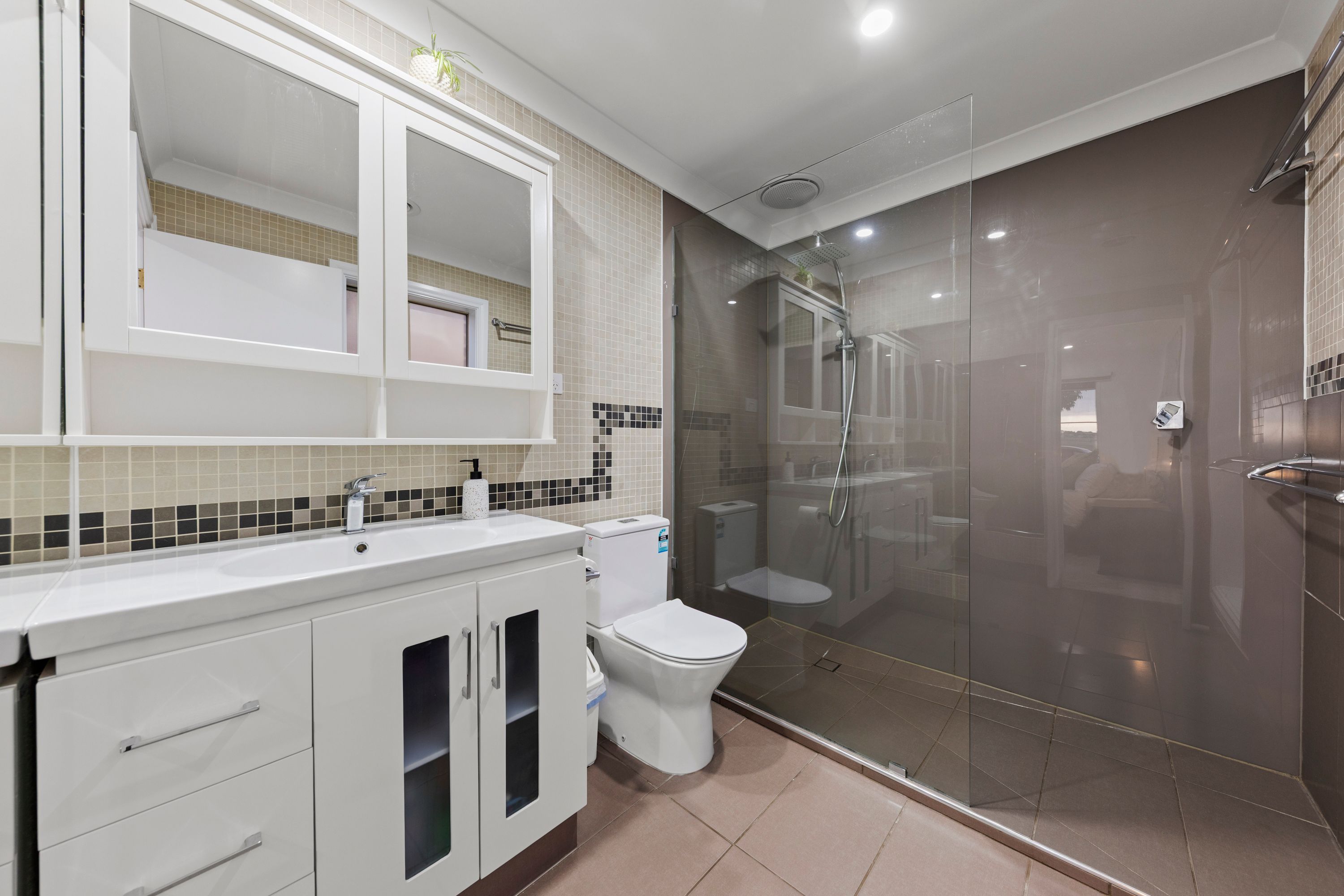 198 Paterson Drive — photo 19 of 30