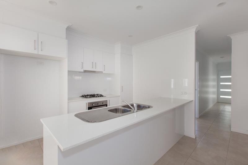 9 Mount Cooroora Street, Park Ridge, QLD 4125