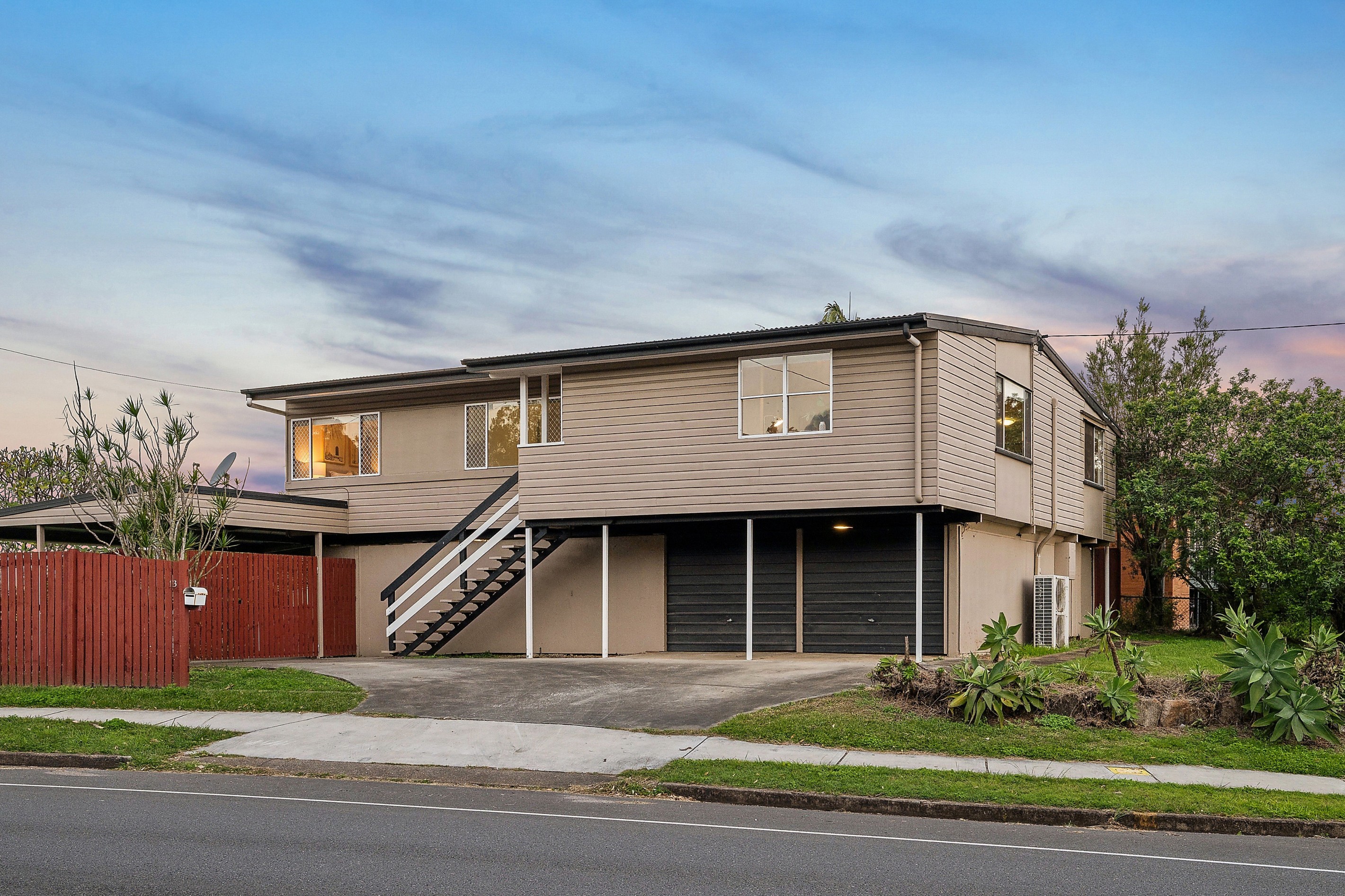 1 Dunbil Avenue, Ferny Hills, QLD 4055