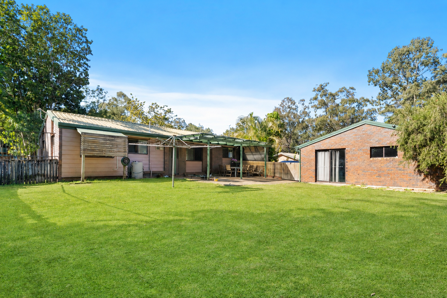 60 Roselea Street — photo 11 of 17