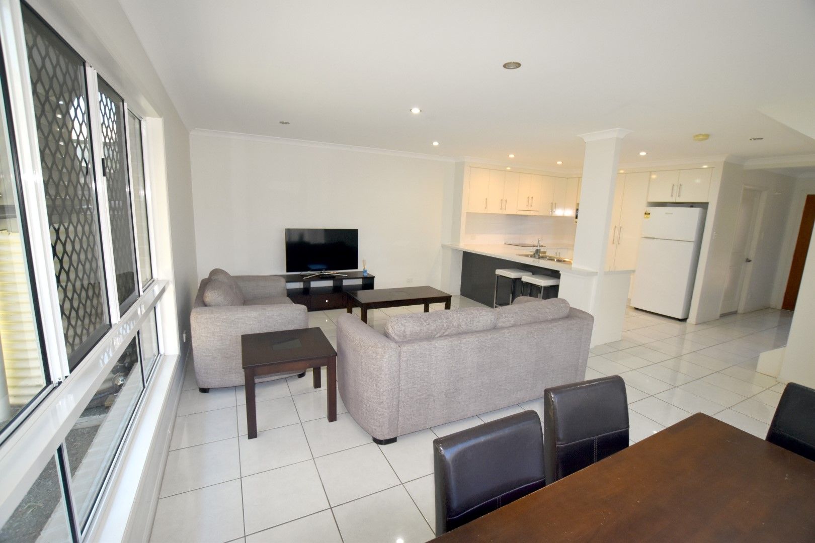 2/27 Side Street, West Gladstone, QLD 4680