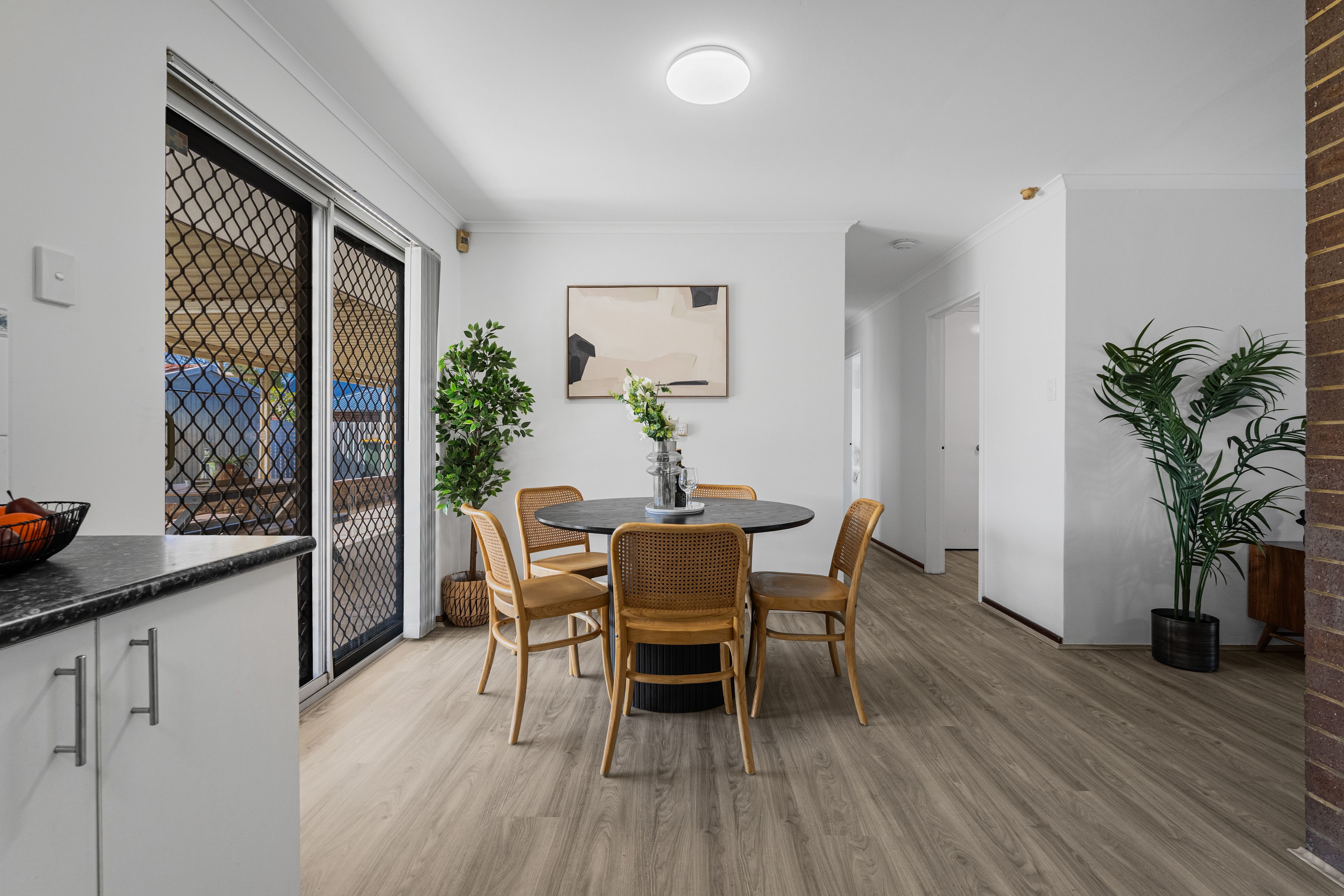 27 Cuttler Avenue — photo 6 of 30