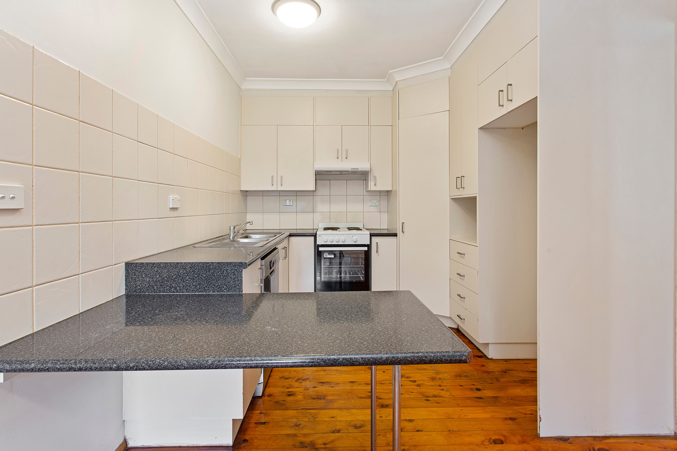 2/10 Macquarie Street, Wollongong, NSW 2500