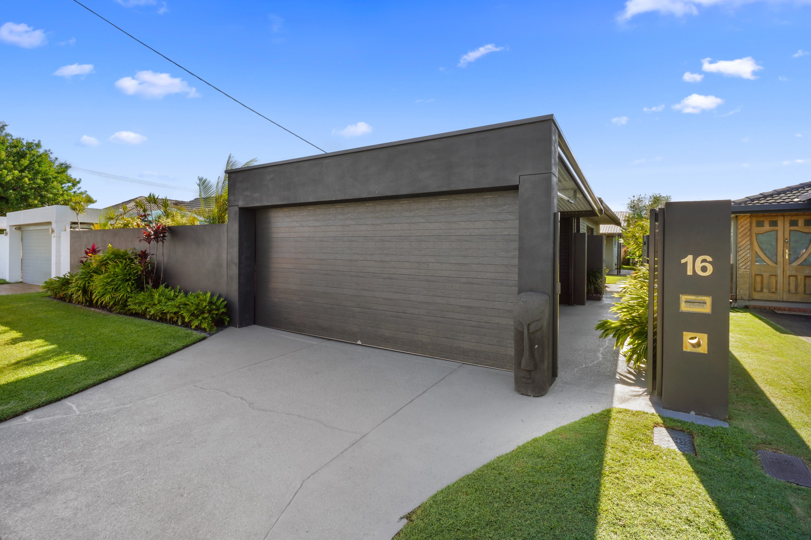 16 Tiwi Street, Sorrento, QLD 4217
