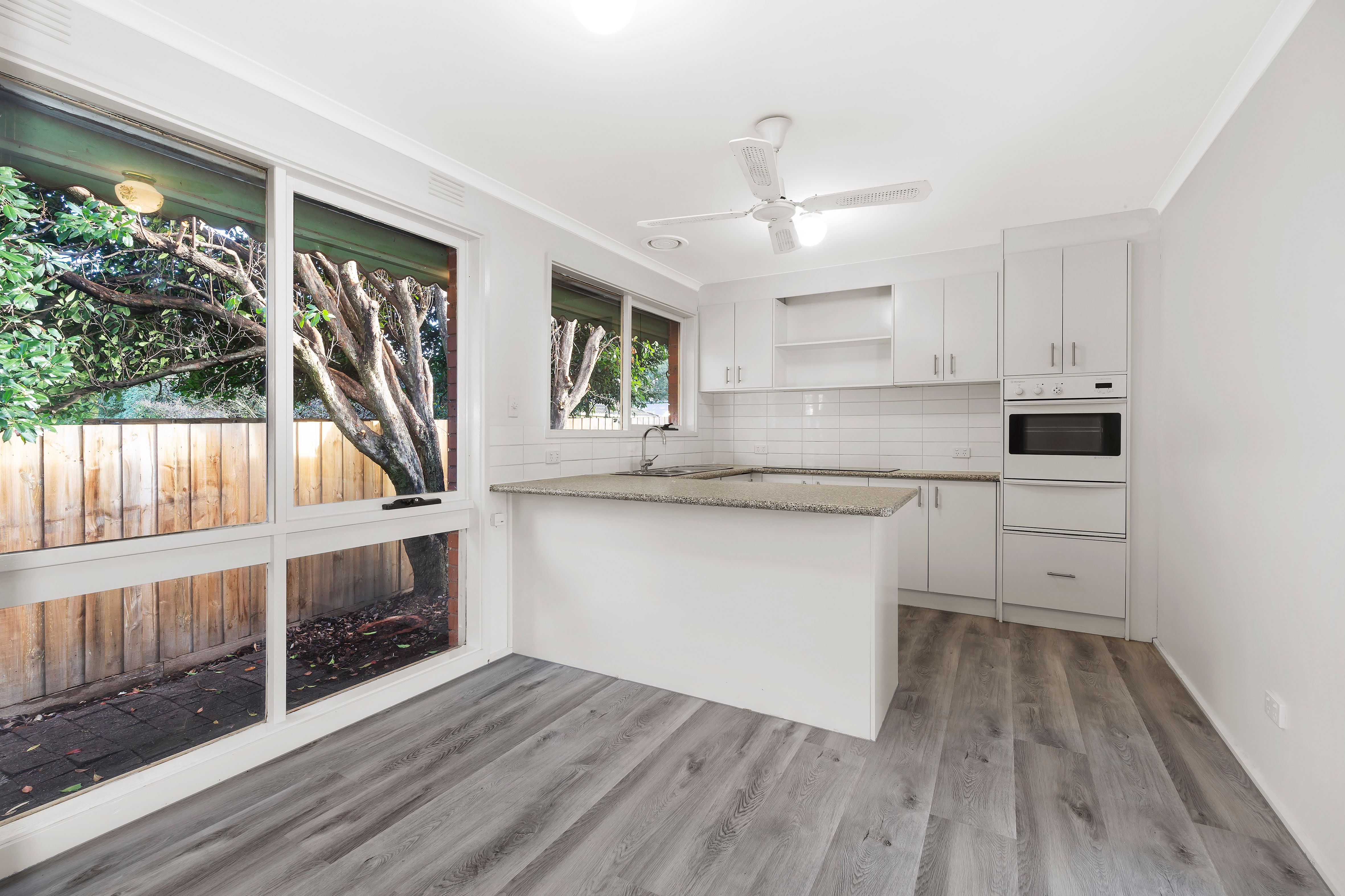 2/30 Strathallan Road, Macleod, VIC 3085