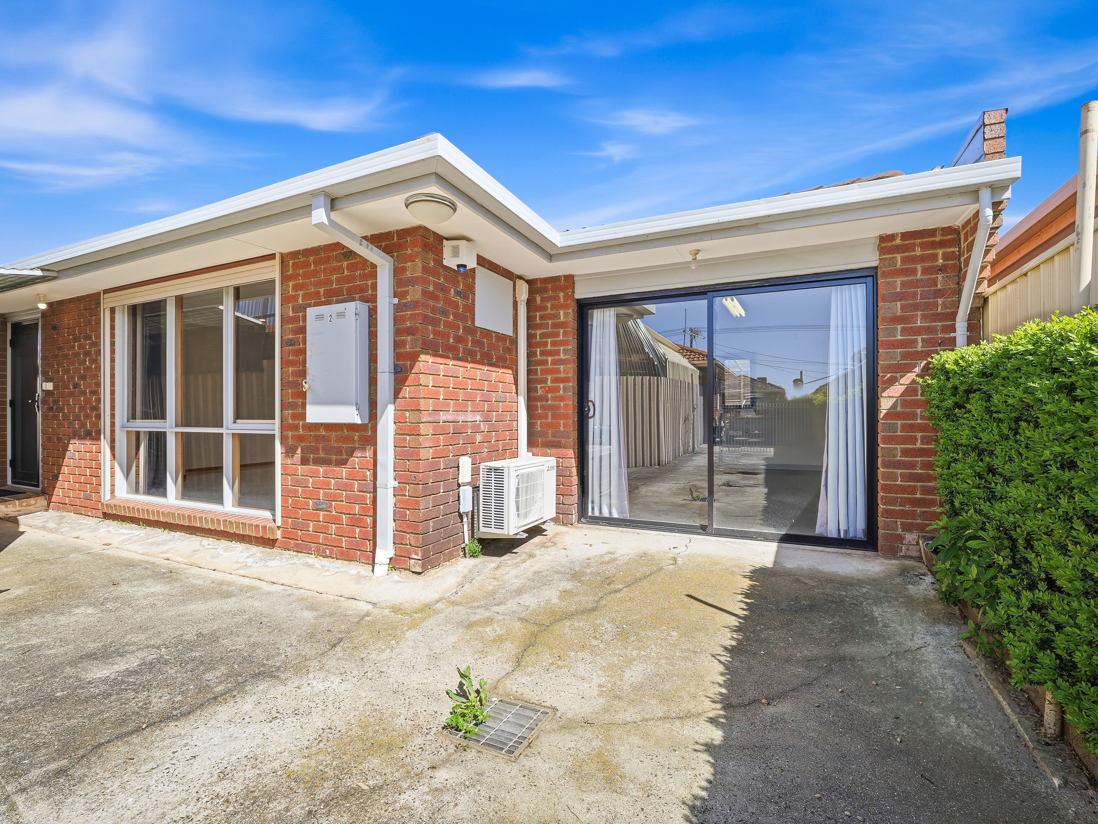 2/21 Reaburn Avenue — photo from Ray White Werribee