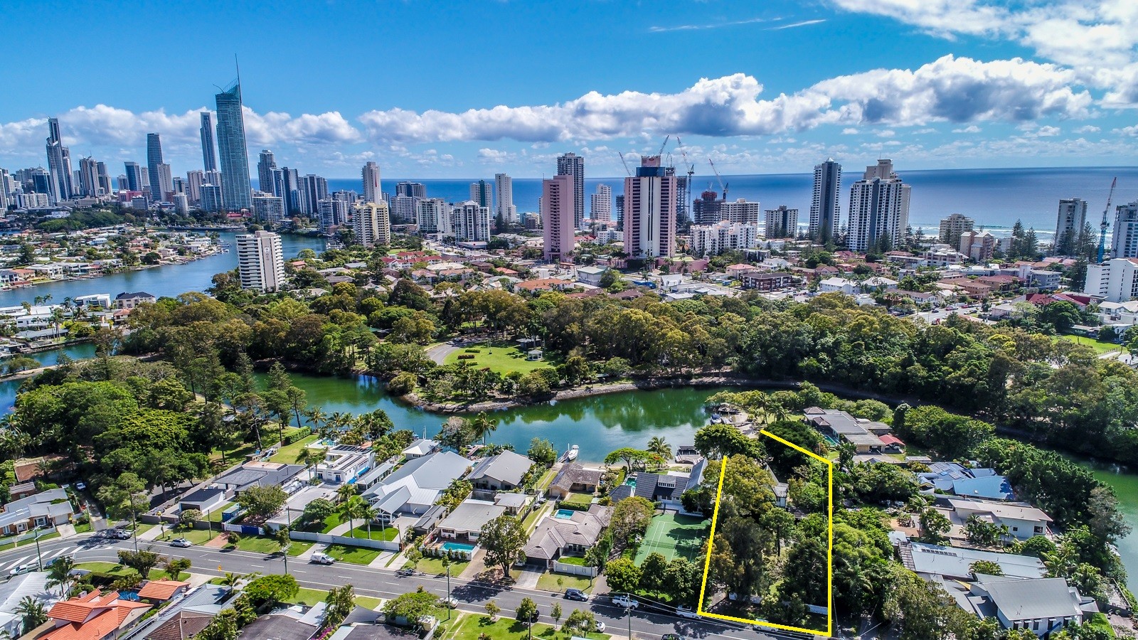 86-88 Savoy Drive, Broadbeach Waters, QLD 4218