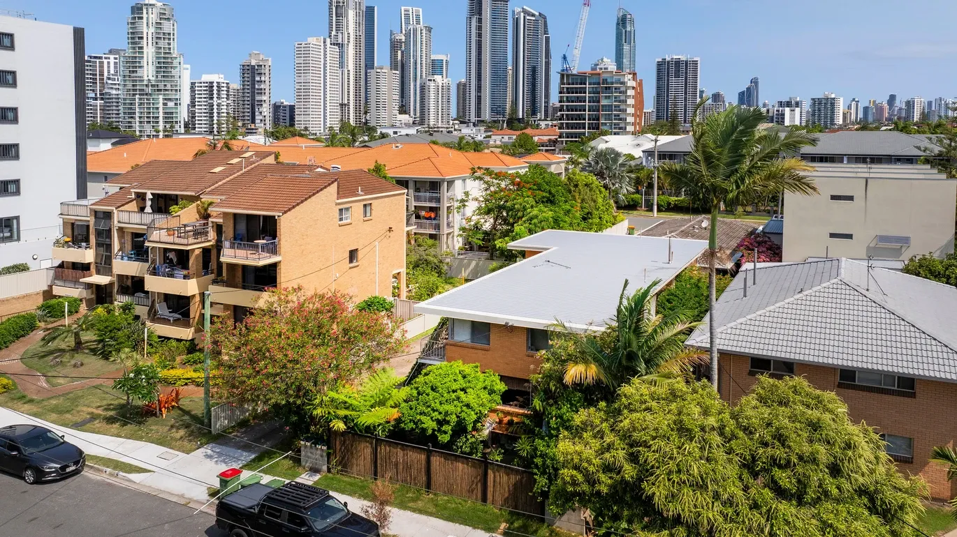 1/8 Kalyan Street, Surfers Paradise, QLD 4217