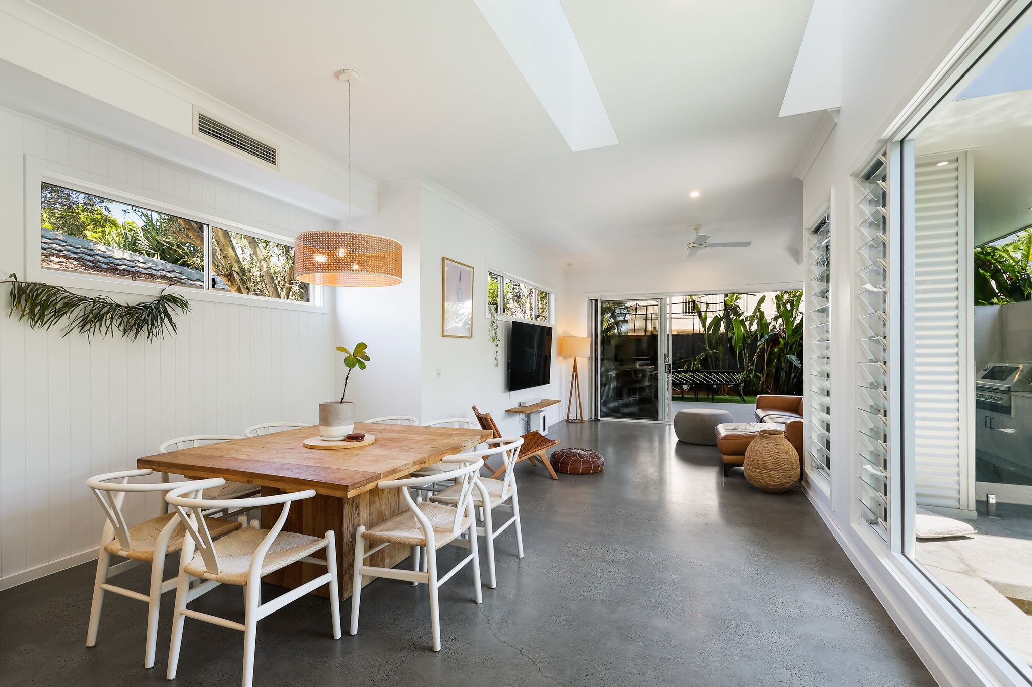 110 Chainey Avenue — photo 4 of 24