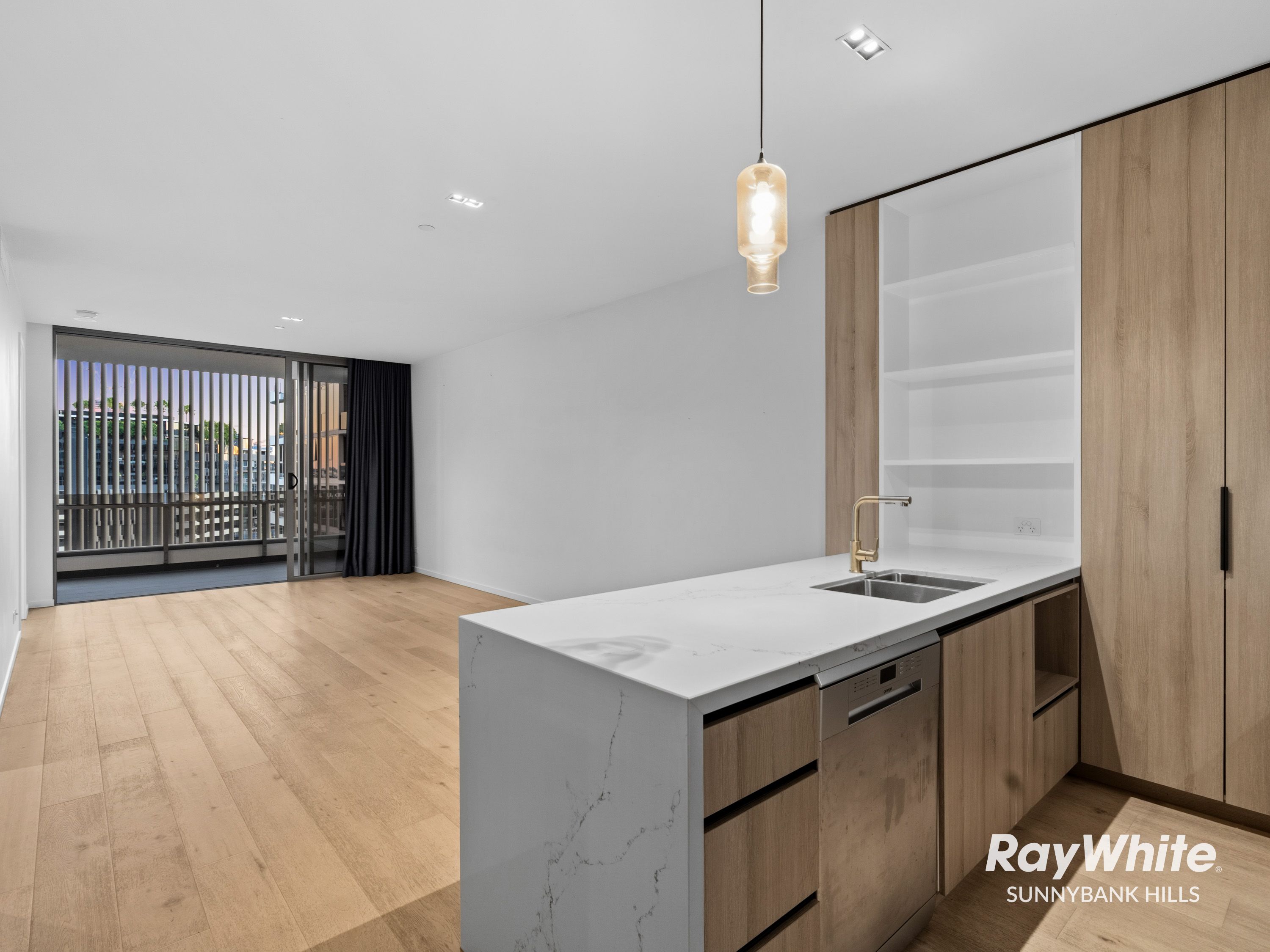 1204/18 Longland Street — photo 2 of 30