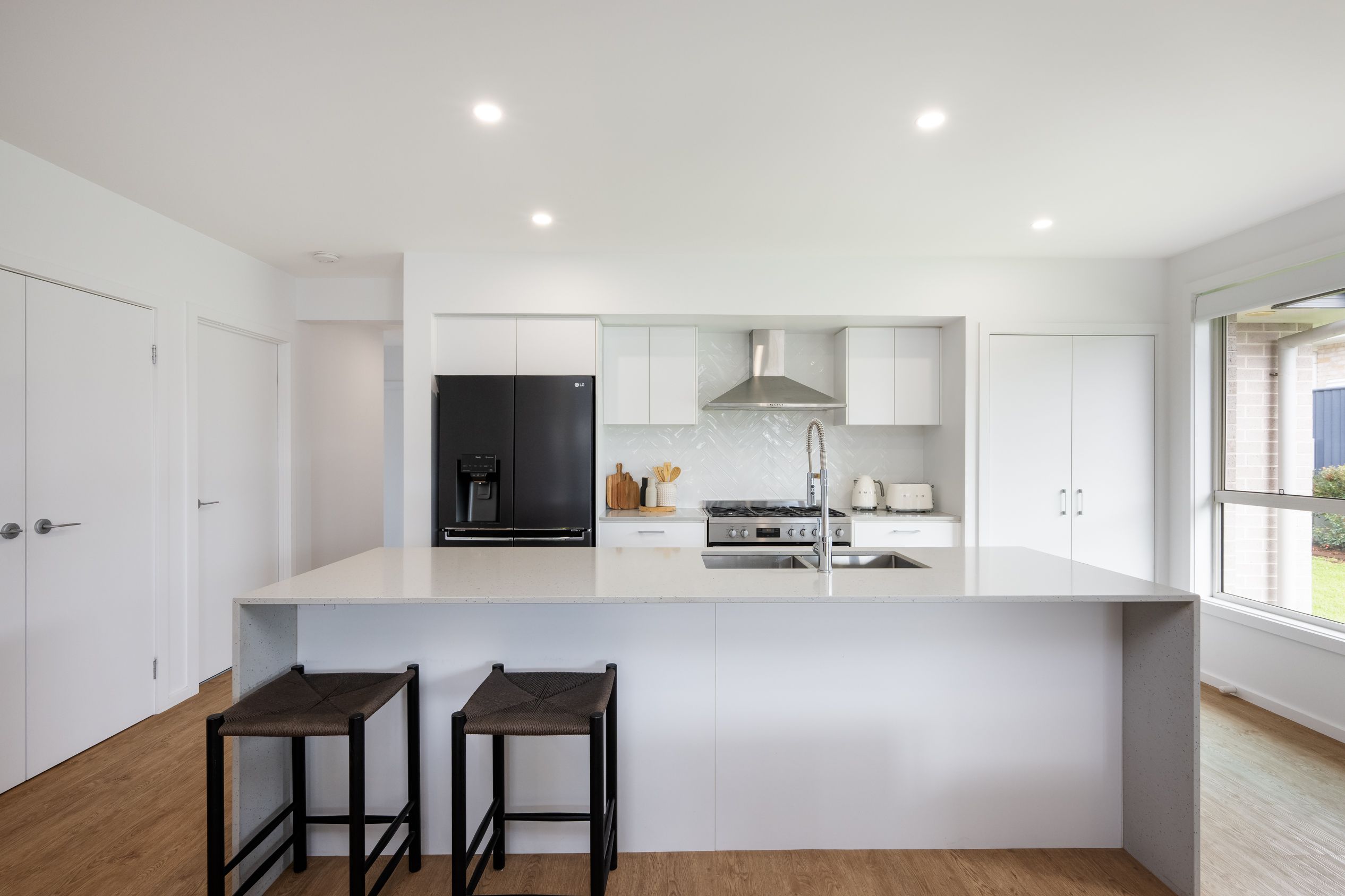 11 Whitehaven Crescent — photo 8 of 20