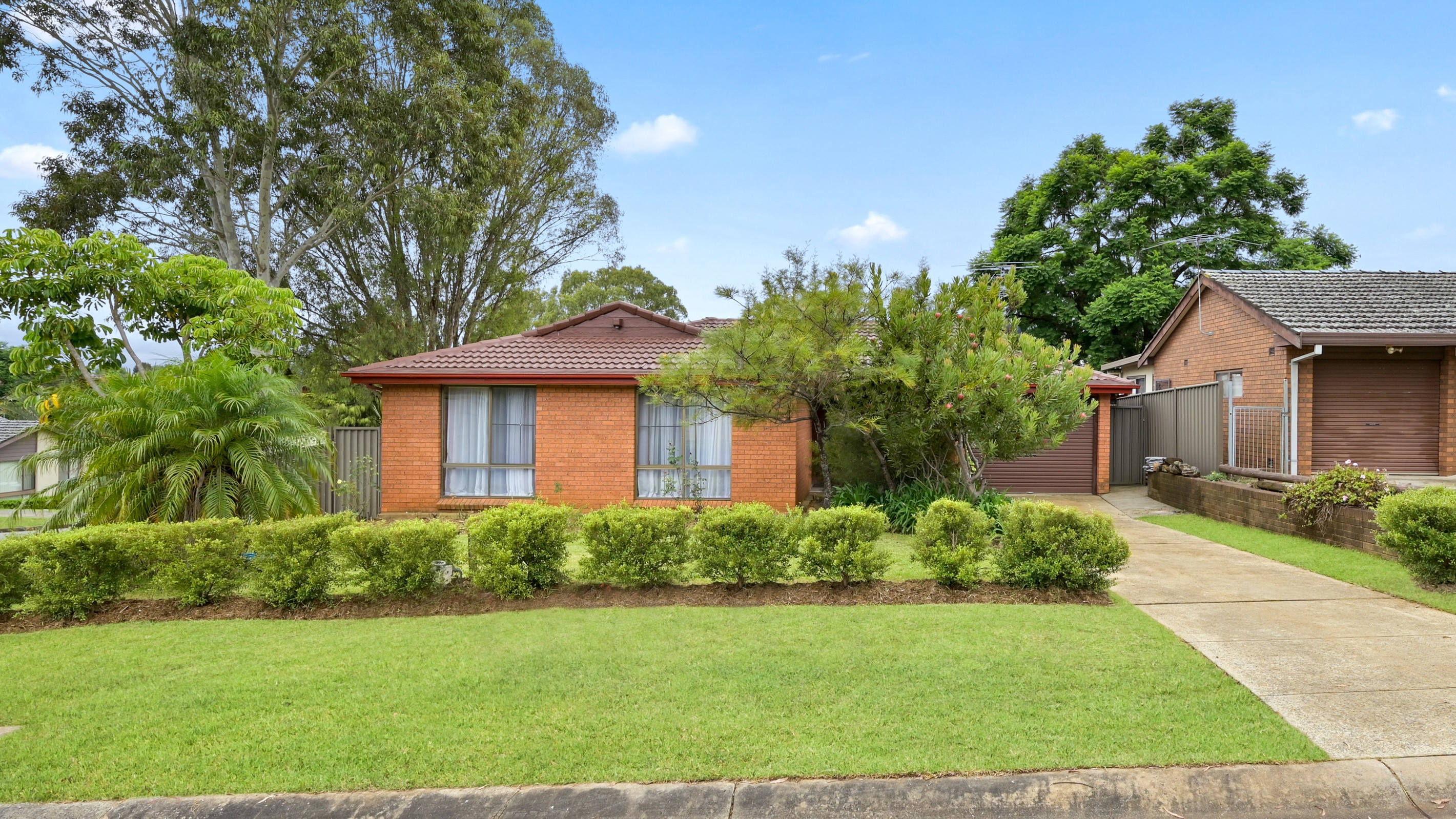 1 Charmian Place, Rosemeadow, NSW 2560