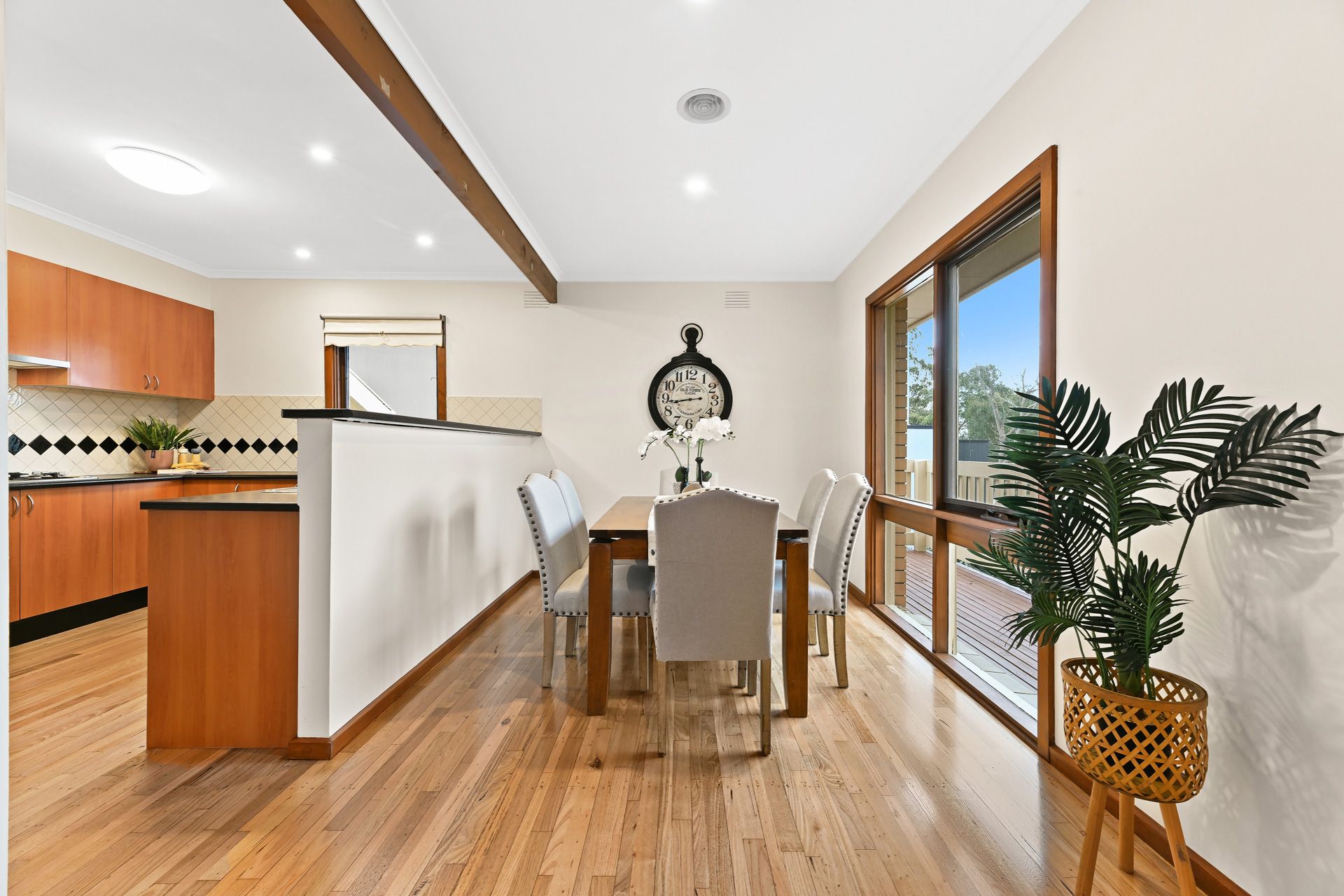 40 Knights Drive, Glen Waverley, VIC 3150 - Sold House - Ray White Judd ...