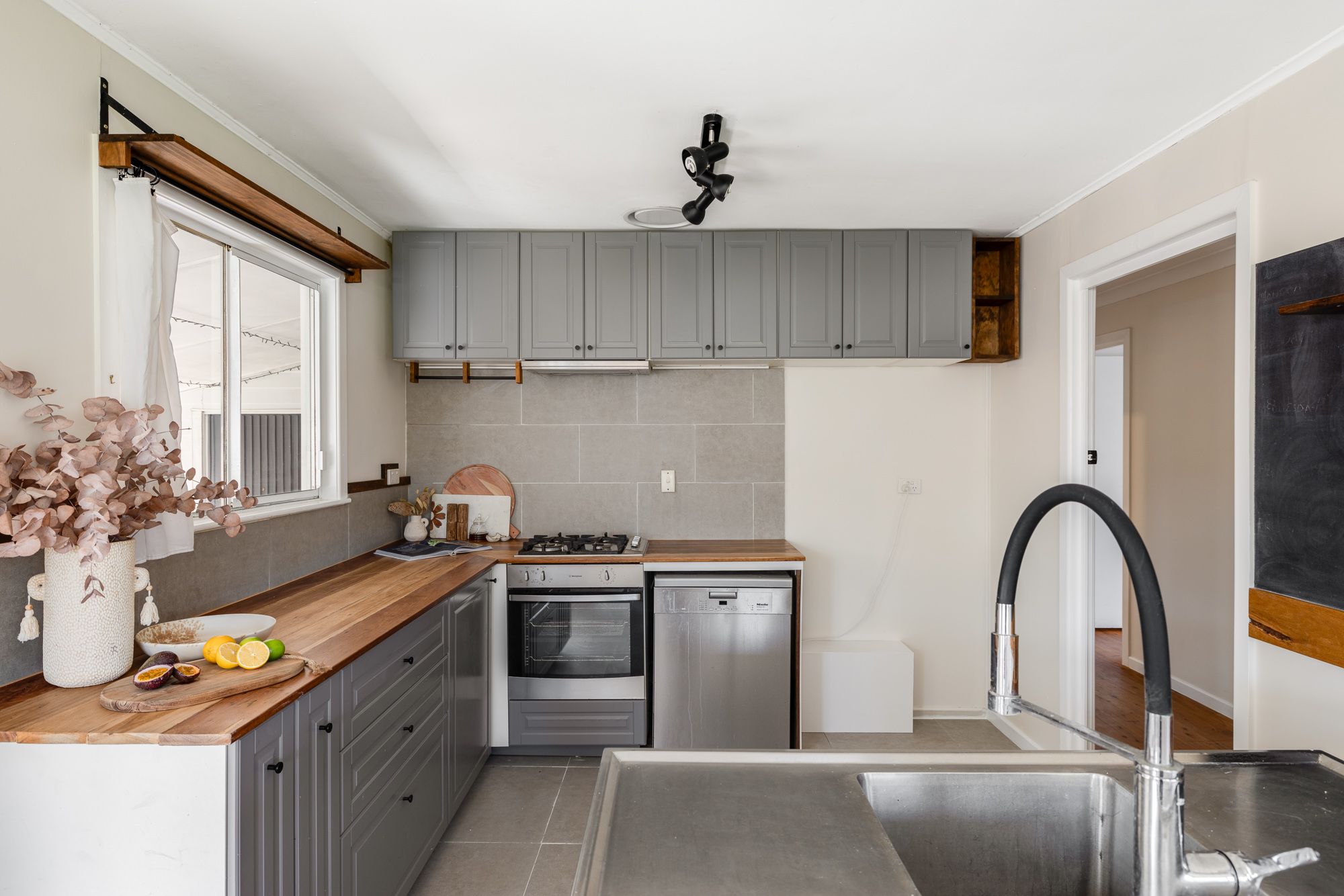 80 Crown Street — photo 7 of 20