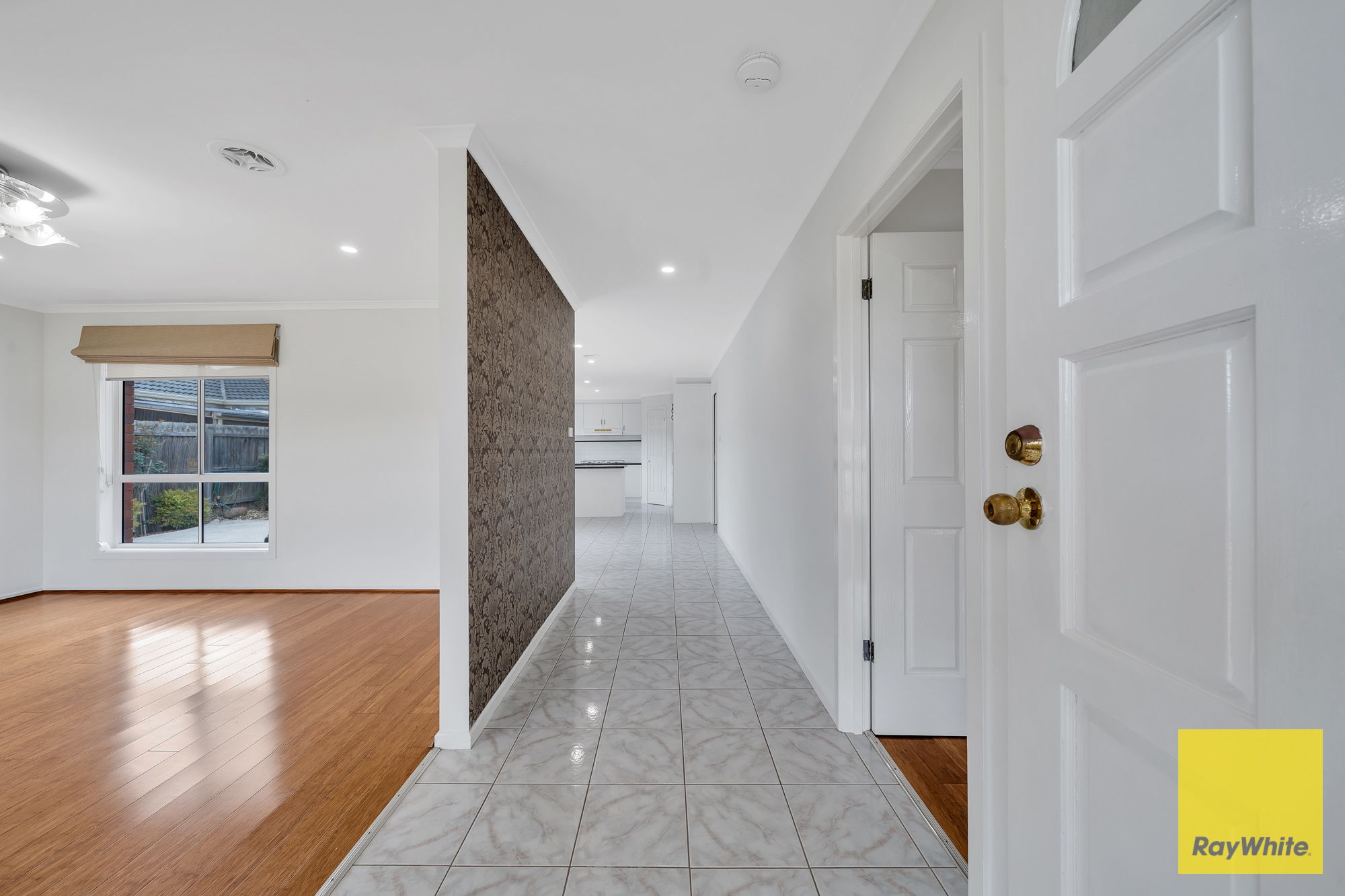 15 Moreton Court — photo 7 of 27