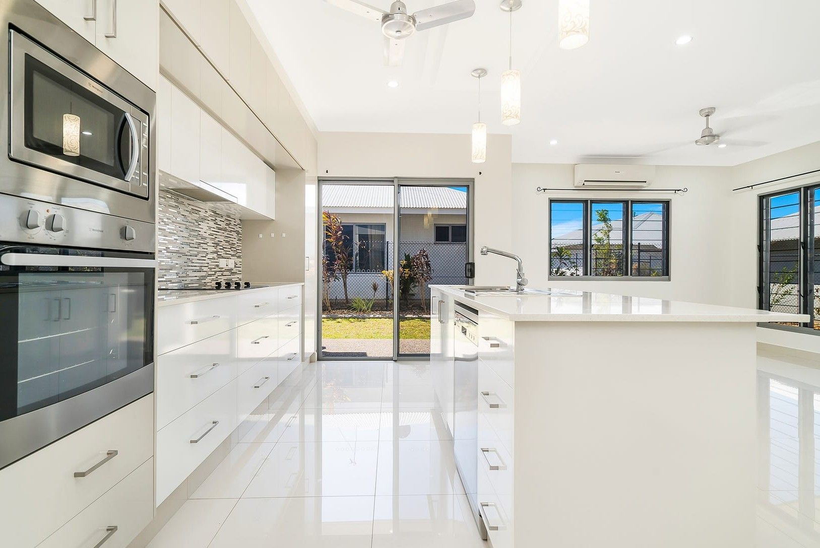 2/15 Farquhar Street, Muirhead, NT 0810