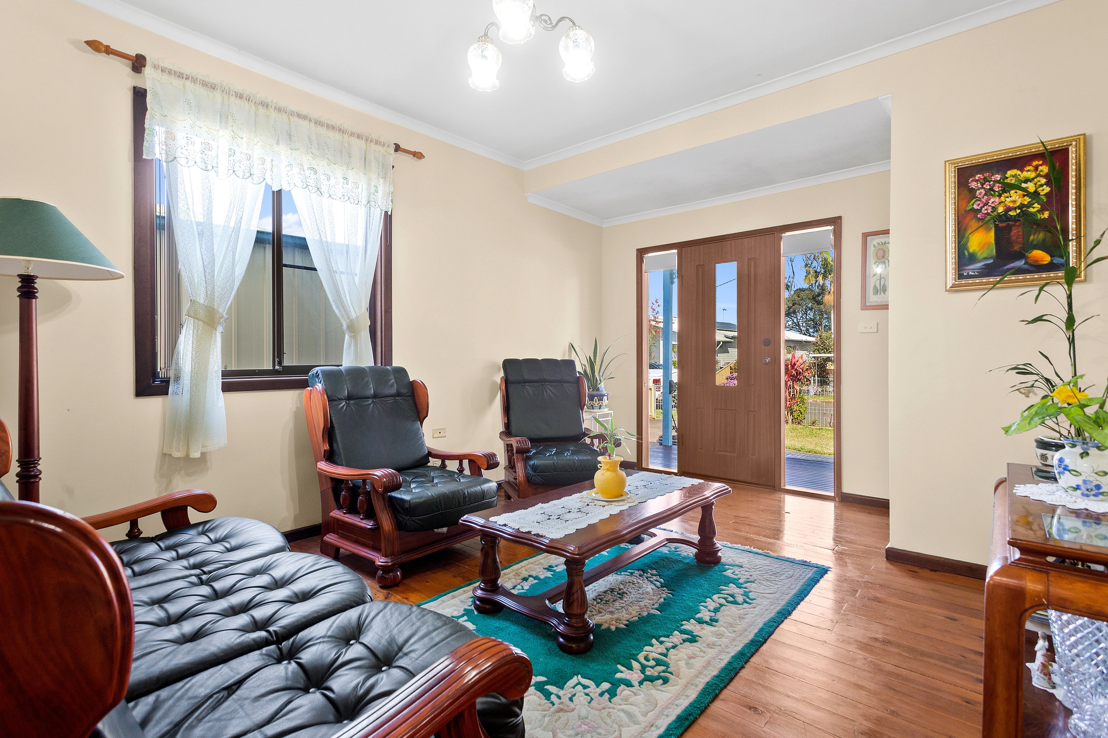 47 Woodford Avenue — photo 7 of 13