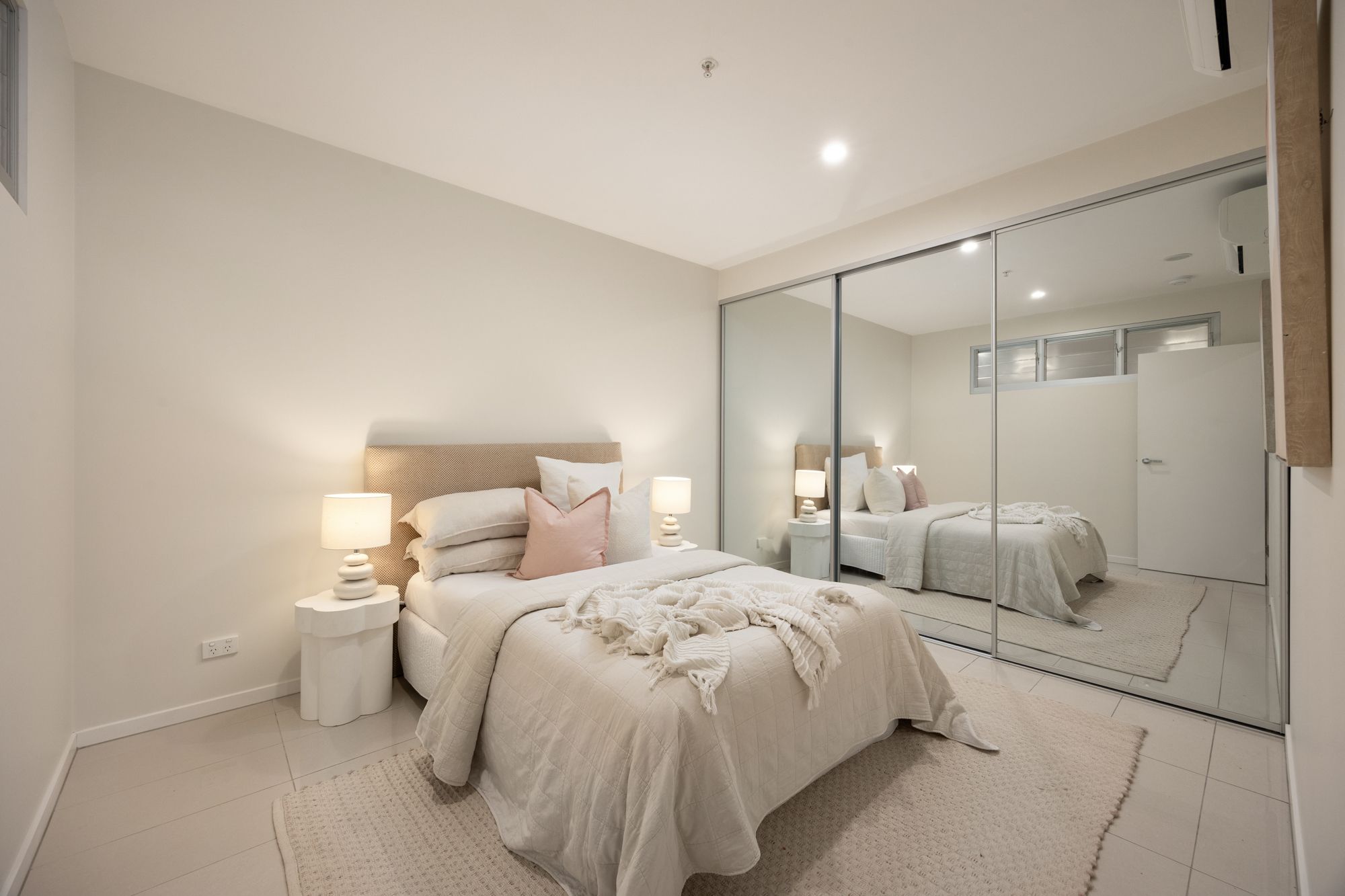 1201/17 Longland Street — photo 13 of 16