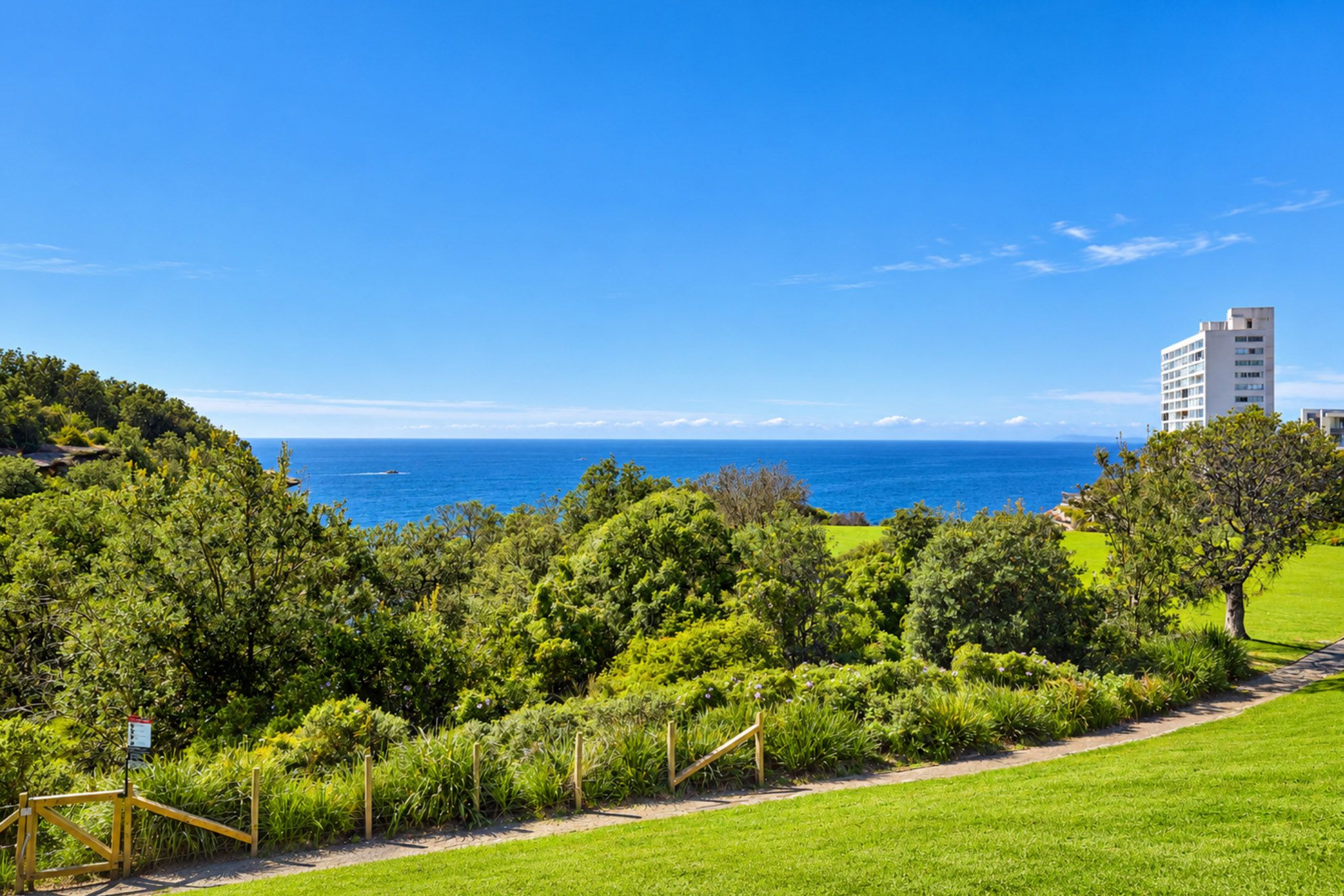 22/42-46 Diamond Bay Road — photo from Ray White Park Coast East