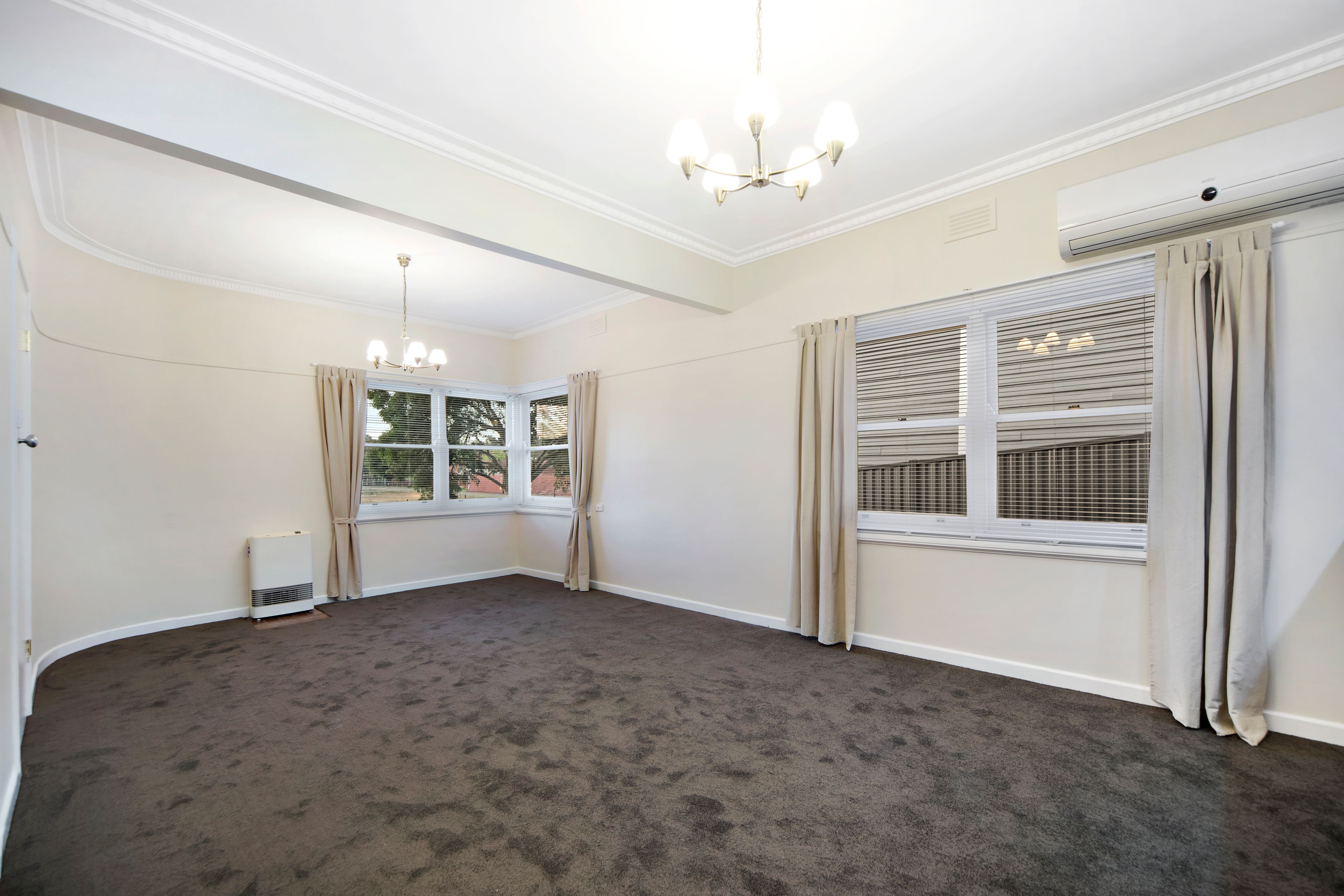 1/835 Humffray Street South, Mount Pleasant, VIC 3350