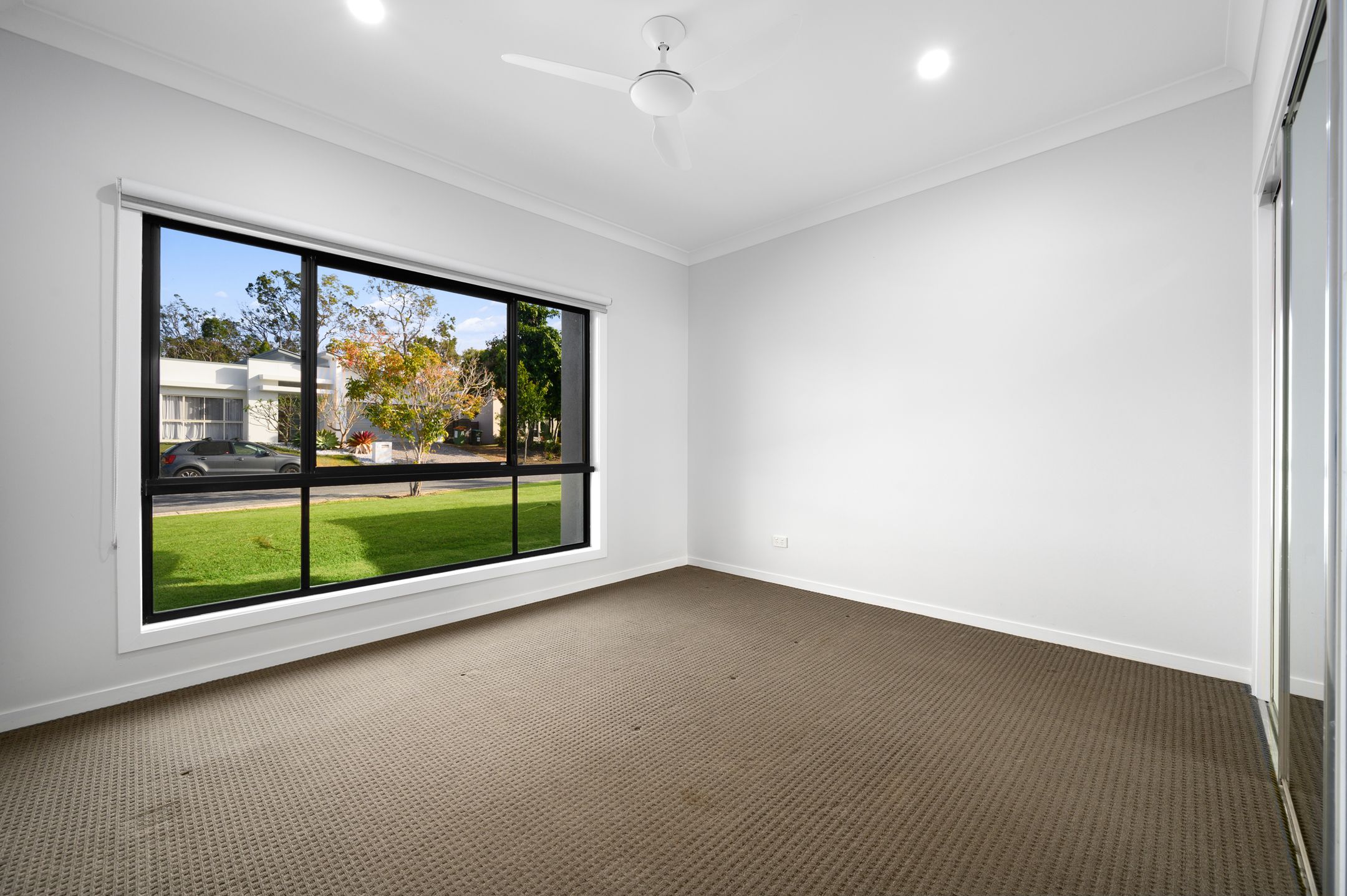 19 Peregrine Crescent — photo 22 of 24