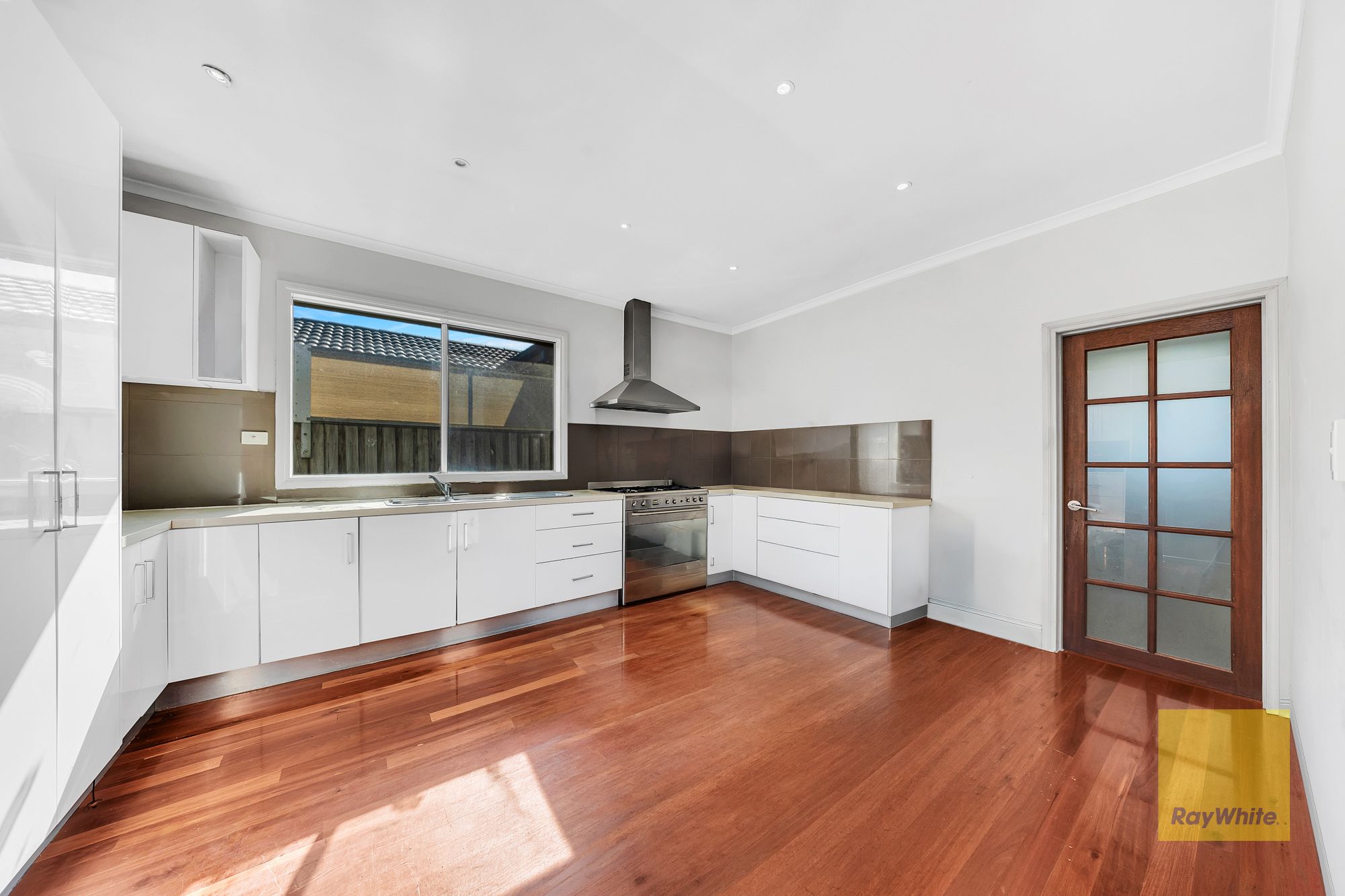 6 Lloyd Street — photo 6 of 18