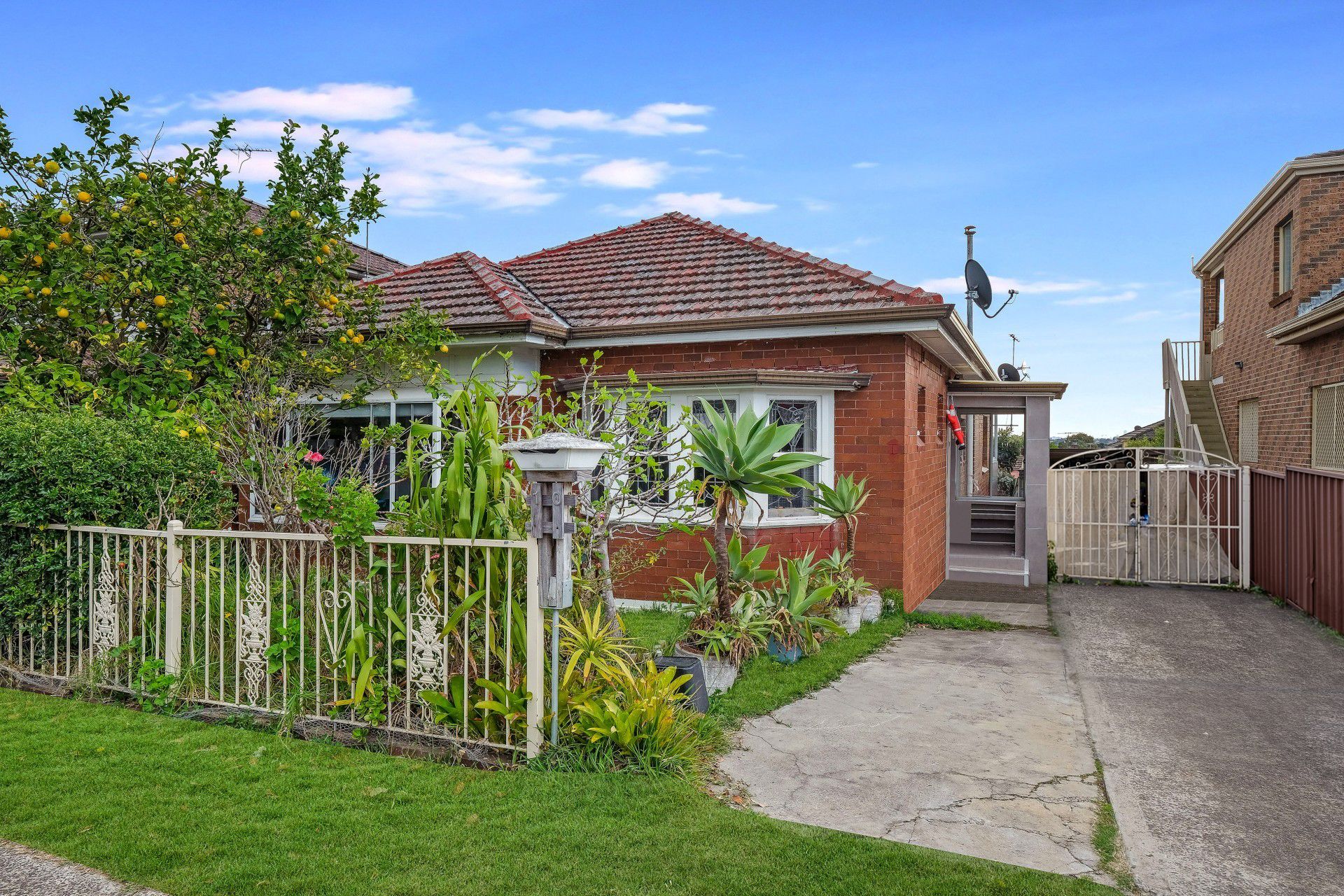10 Crosby Avenue, Hurstville NSW 2220