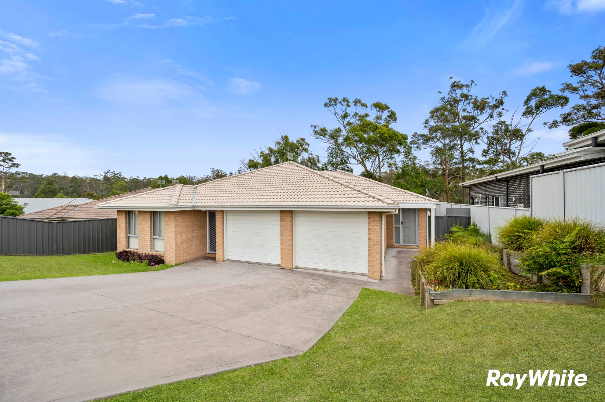 26 & 26a Freycinet Drive, Sunshine Bay, NSW 2536
