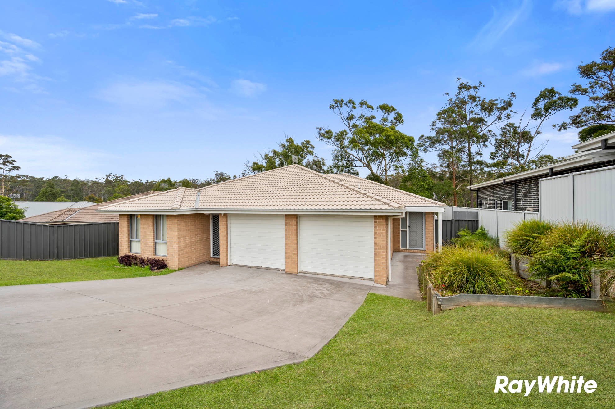 26 & 26a Freycinet Drive, Sunshine Bay, NSW 2536