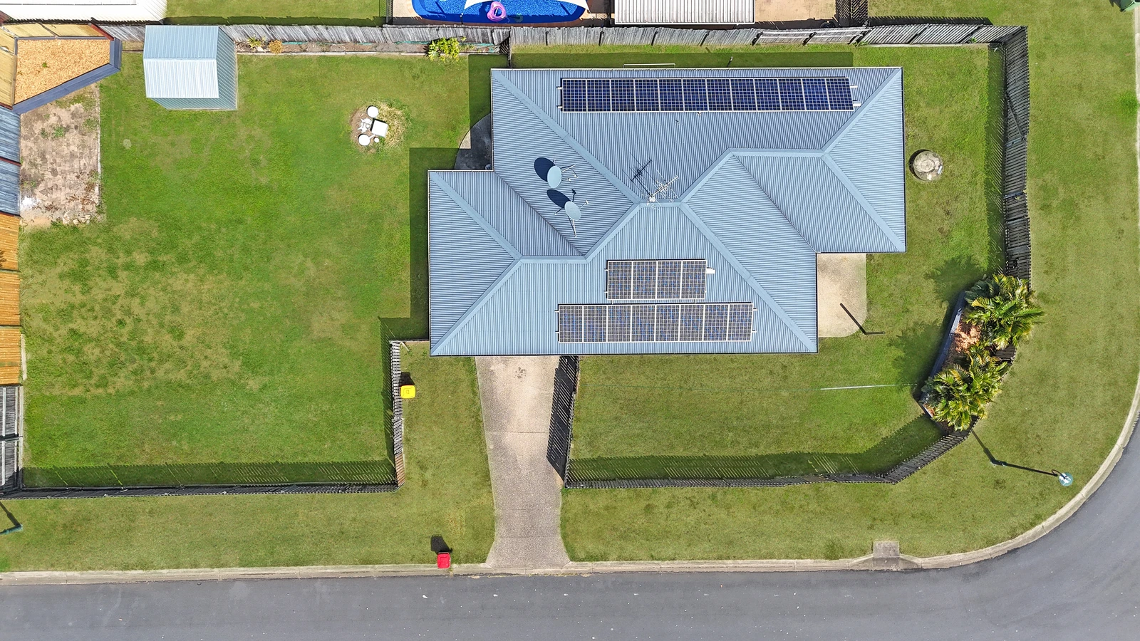 6 Leonie Court, Armstrong Beach, QLD 4737