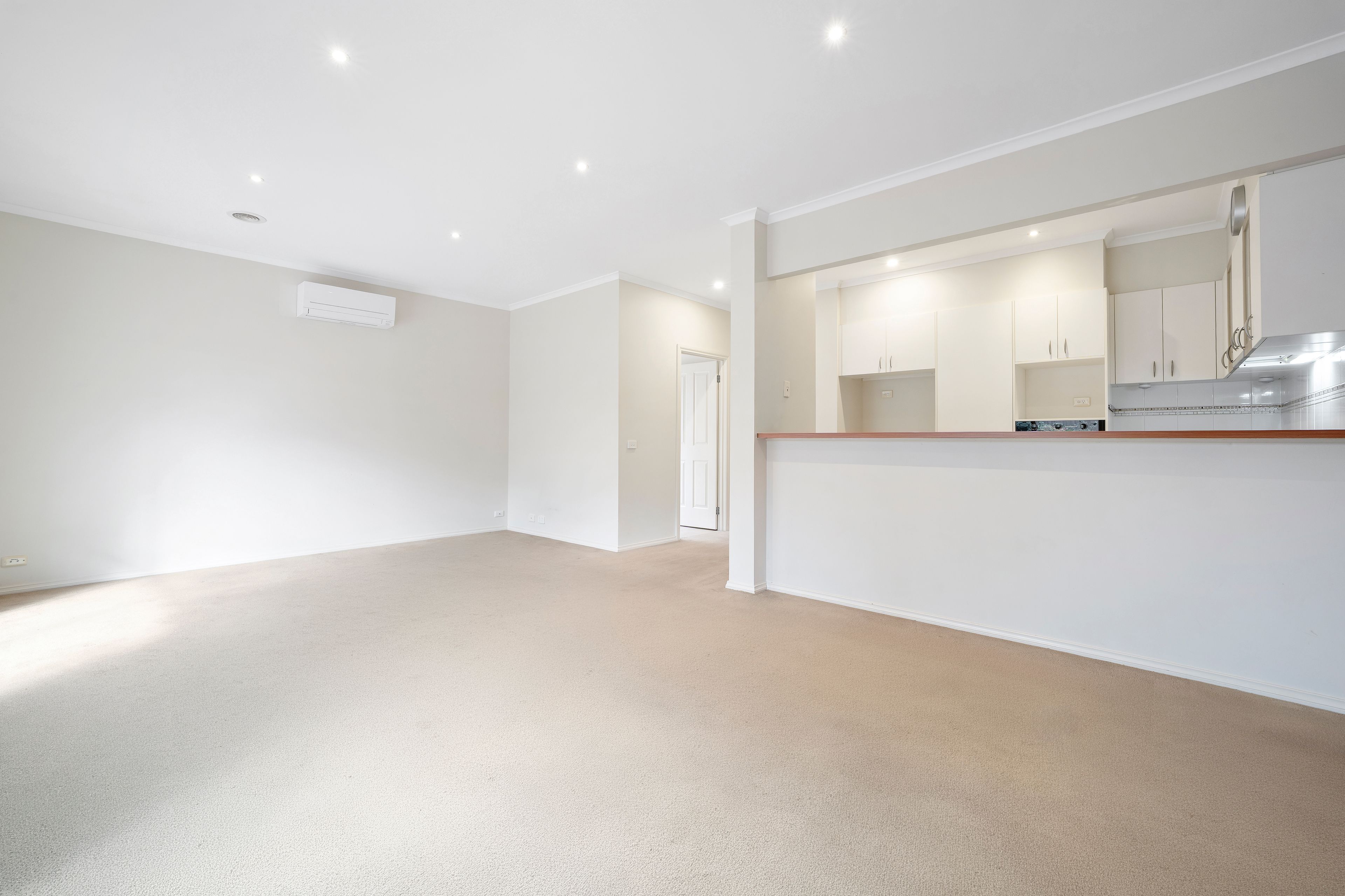 27 Watling Grove — photo 3 of 9
