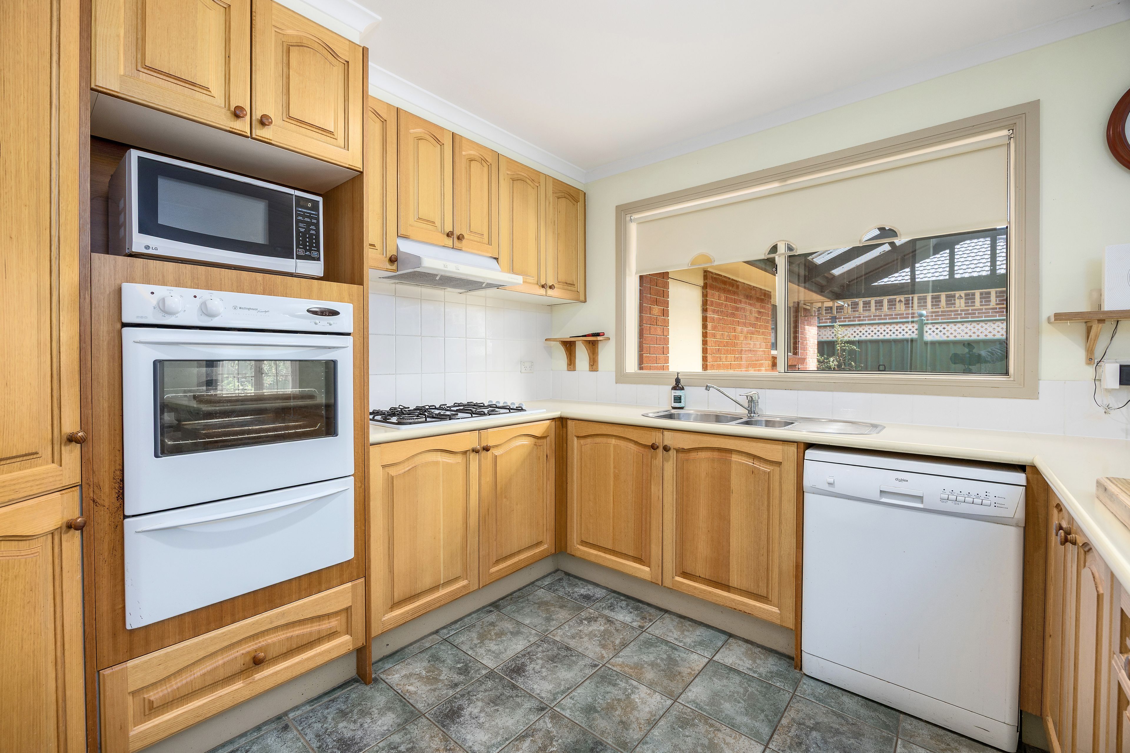 27 Clovelly Avenue, Rosebud, VIC 3939