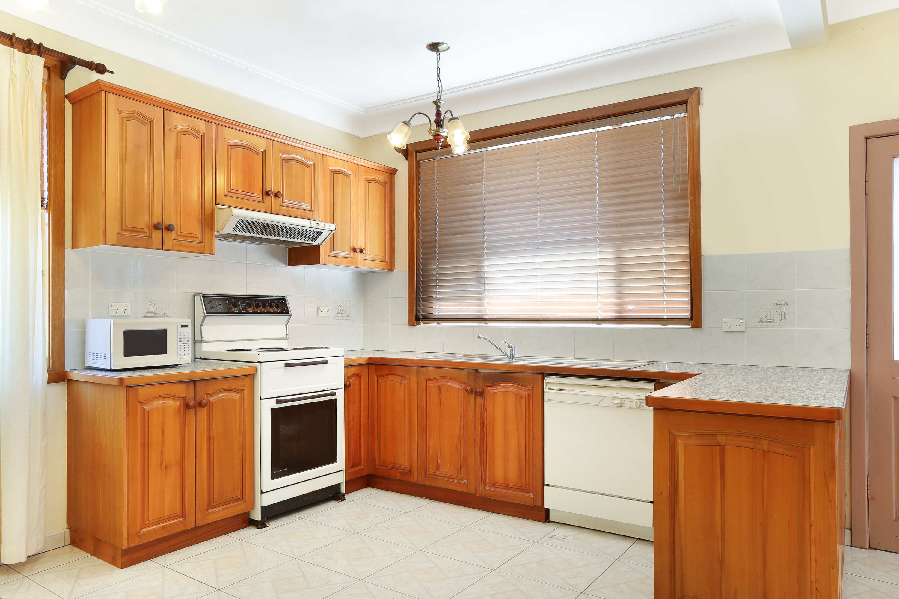 7 Minnegang Street, Warrawong, NSW 2502