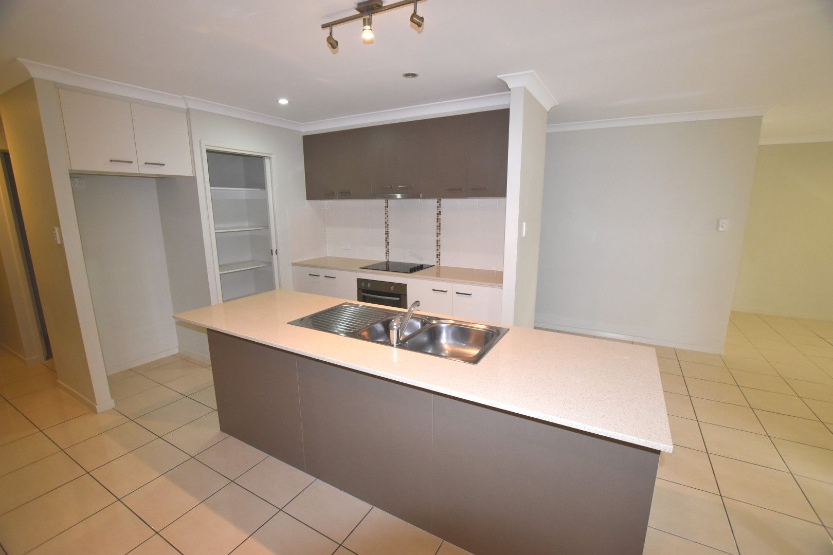 29 Bellbird Circuit, Kirkwood, QLD 4680