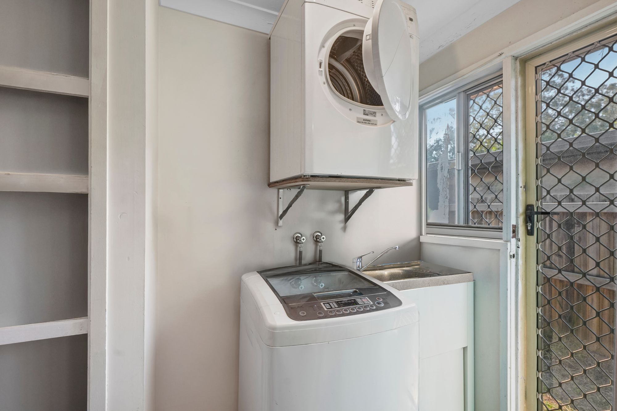 2 Sharon Drive — photo 10 of 20