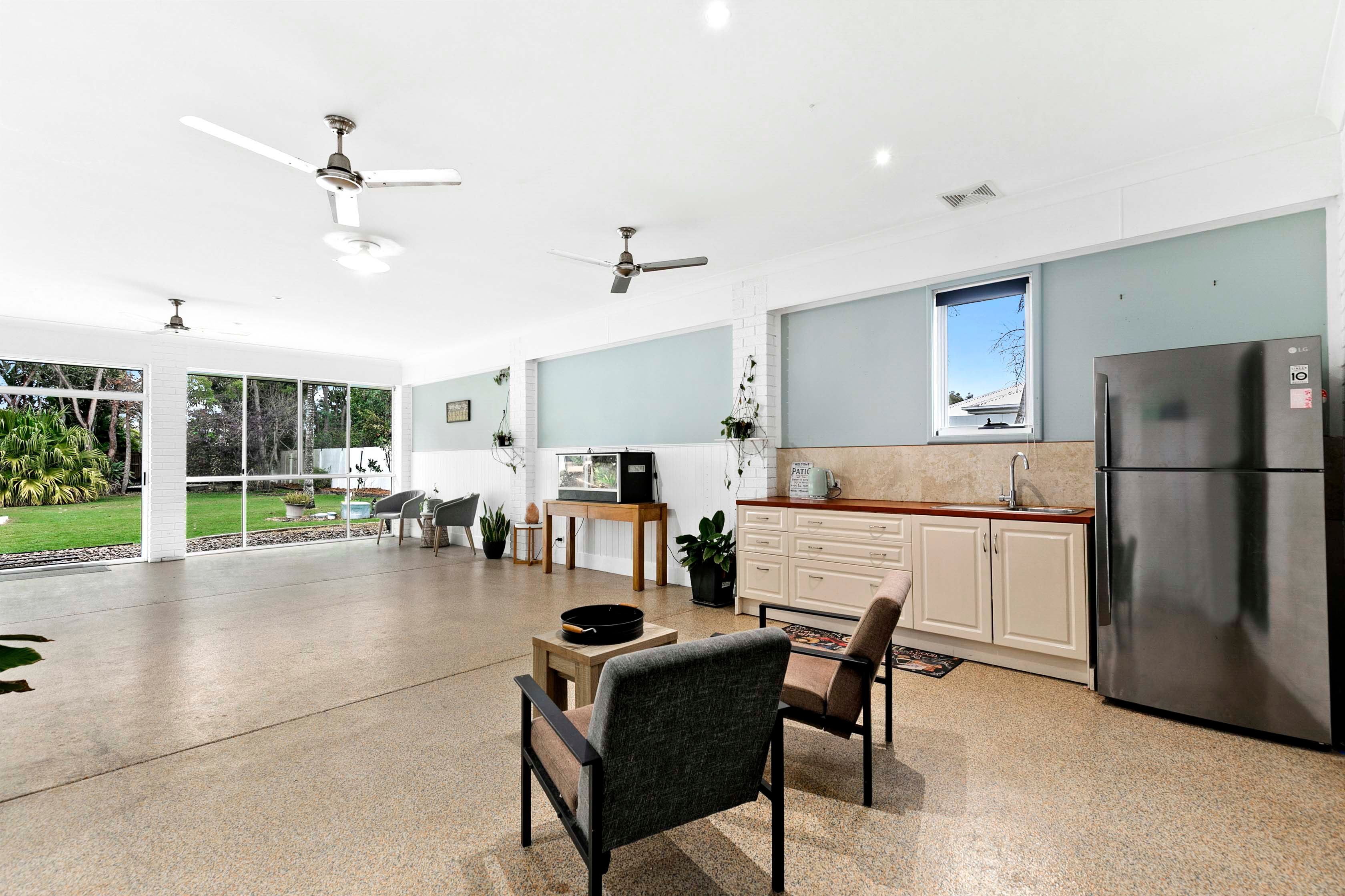 15 Amstal Avenue — photo 16 of 28