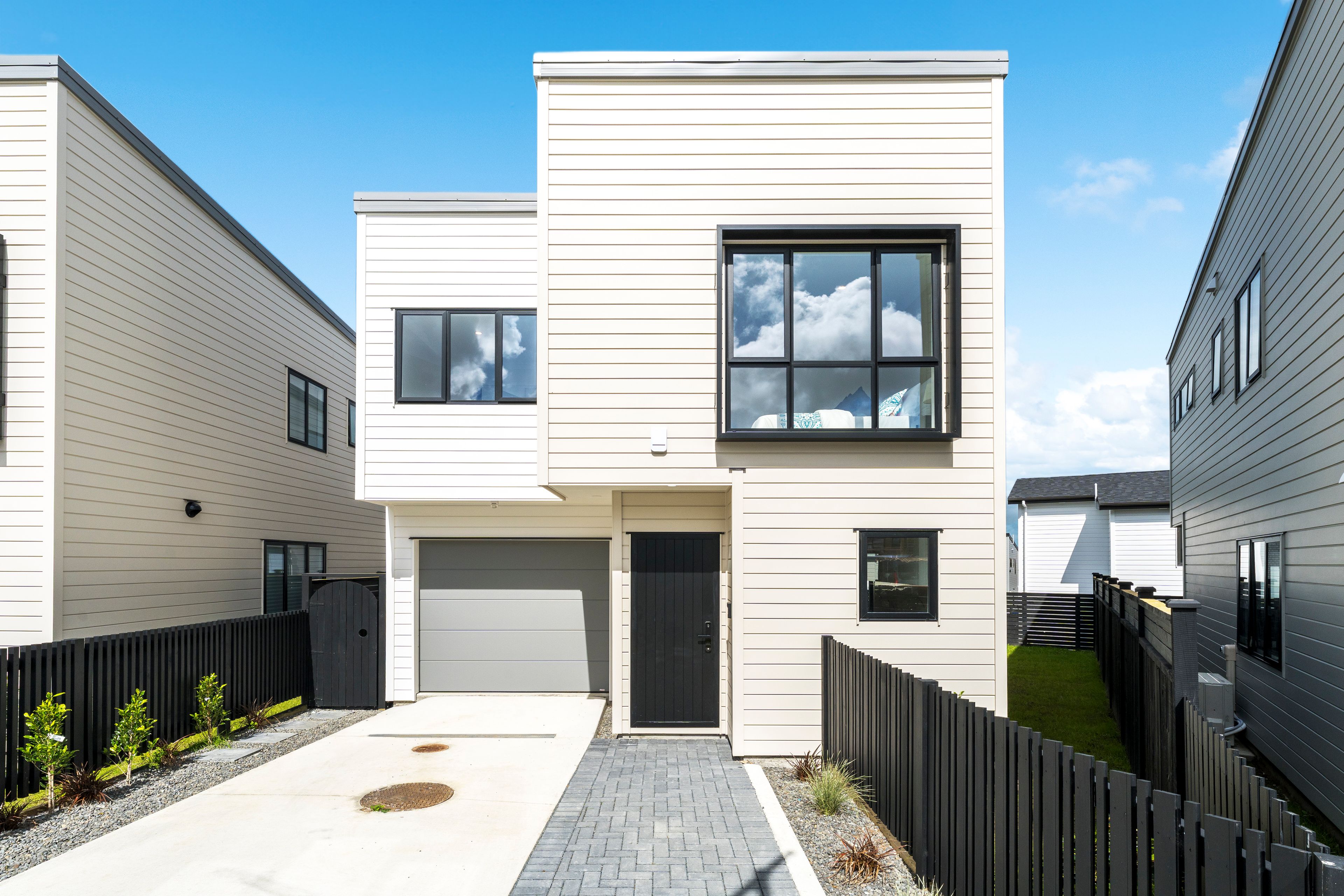 12 Whiteywood Street, Westgate, Waitakere City