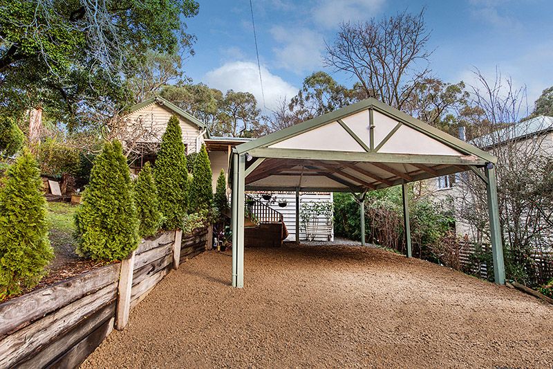 118 Old Belgrave Road, Upwey, VIC 3158