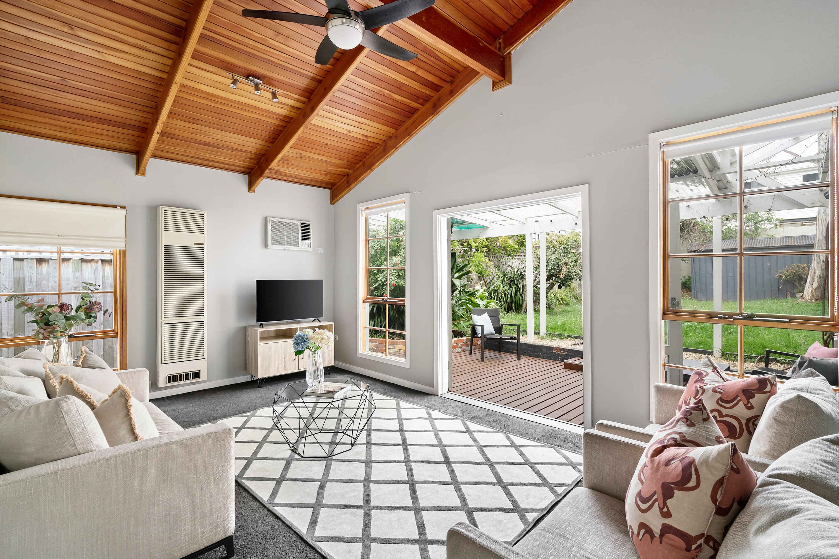 43 Oakbank Street, Newport, VIC 3015