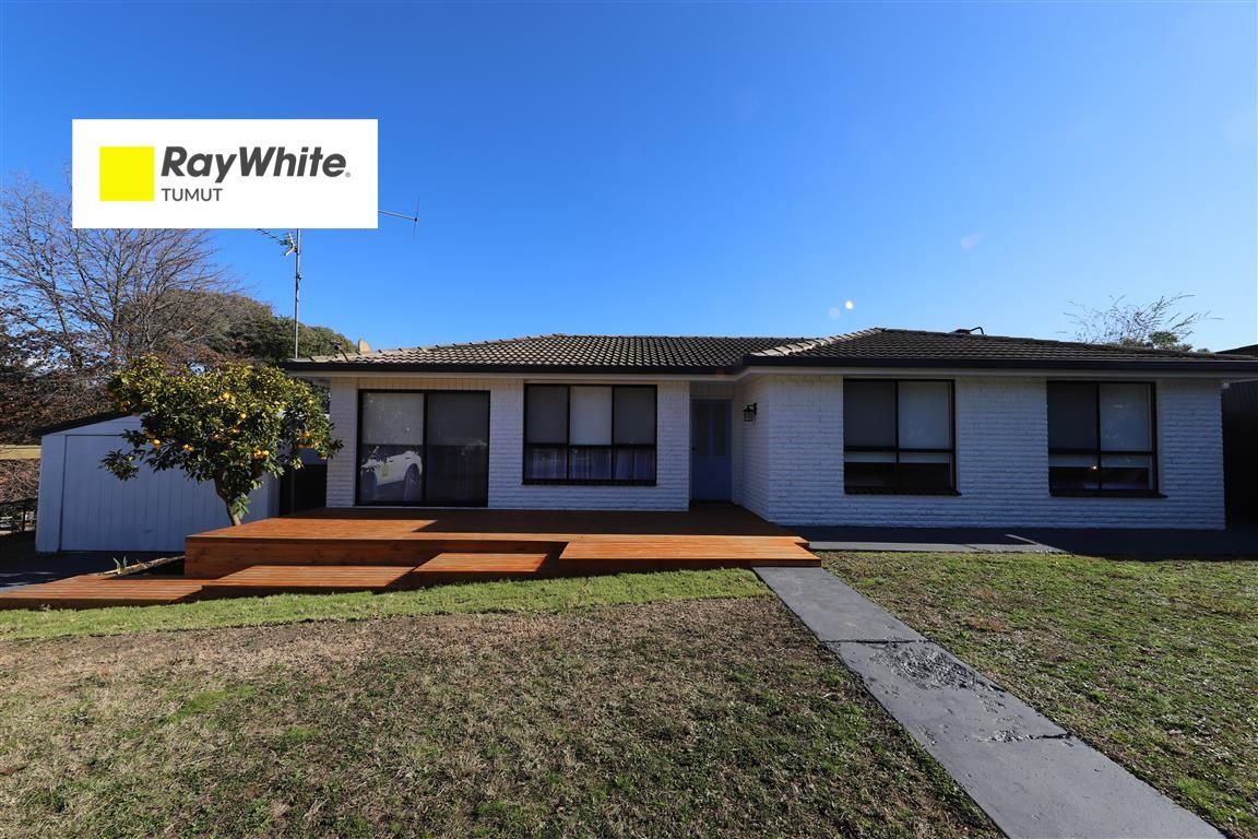 1 Camp Street, Adelong NSW 2729