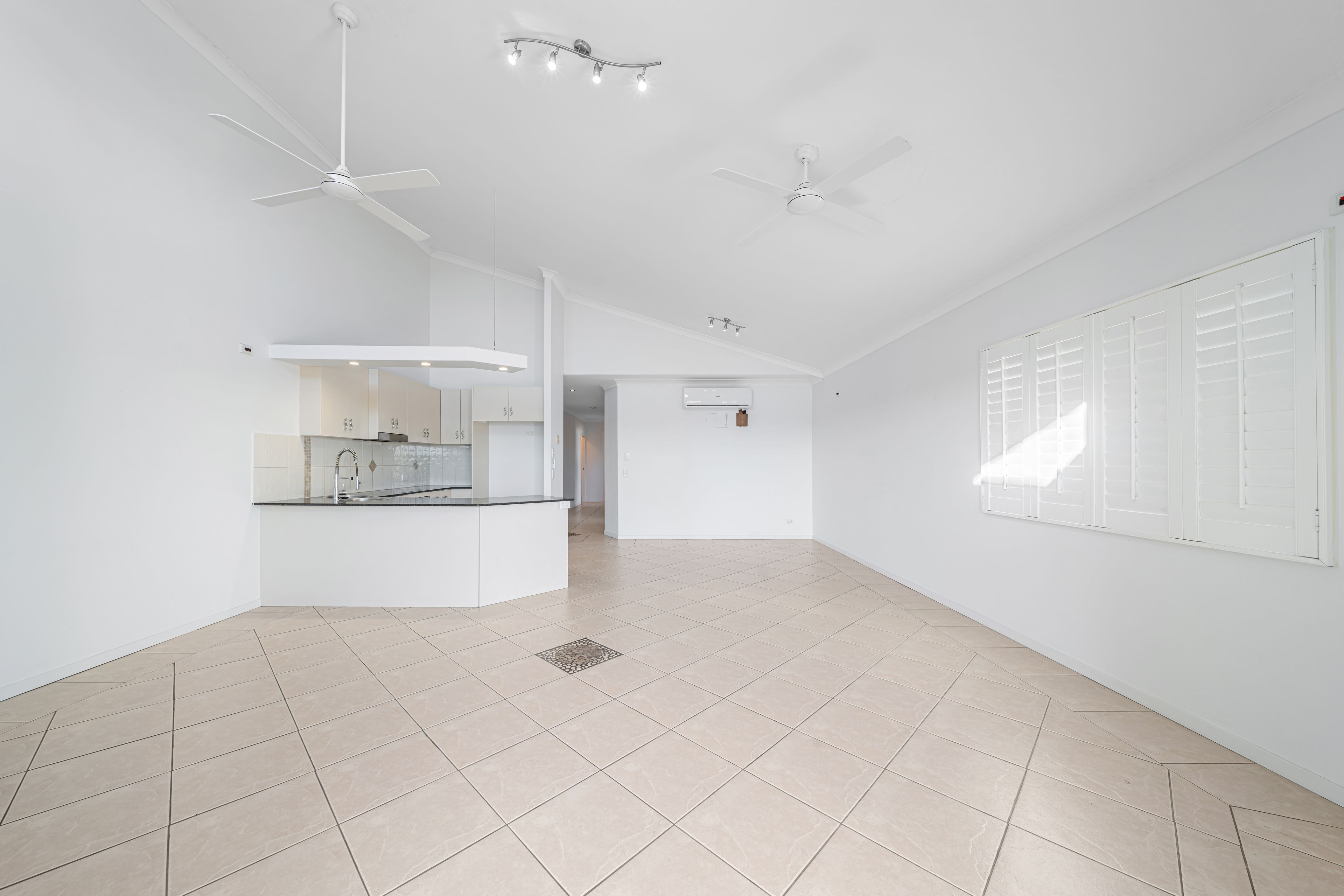 4/273 Bradman Avenue, Maroochydore, QLD 4558