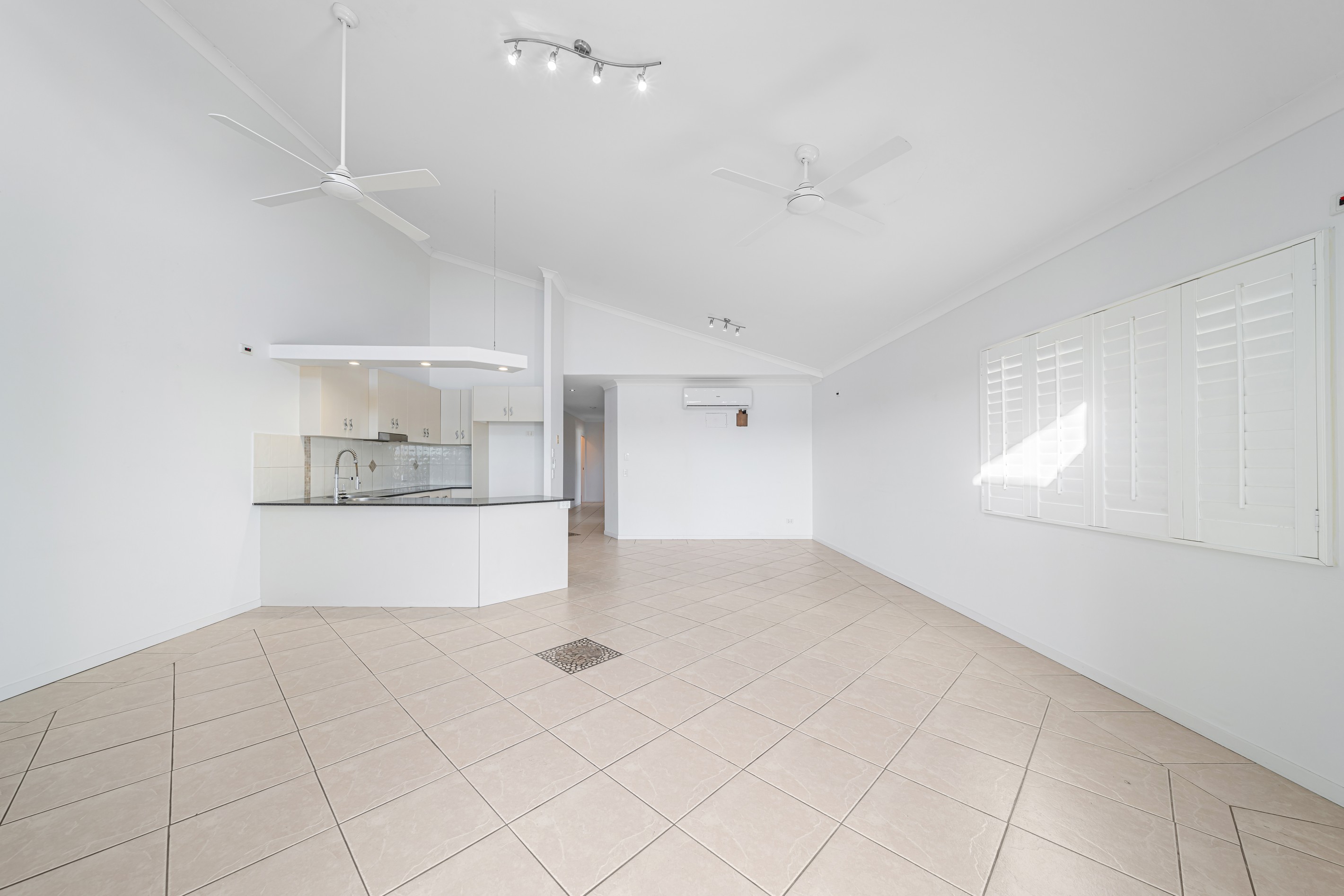 4/273 Bradman Avenue, Maroochydore, QLD 4558