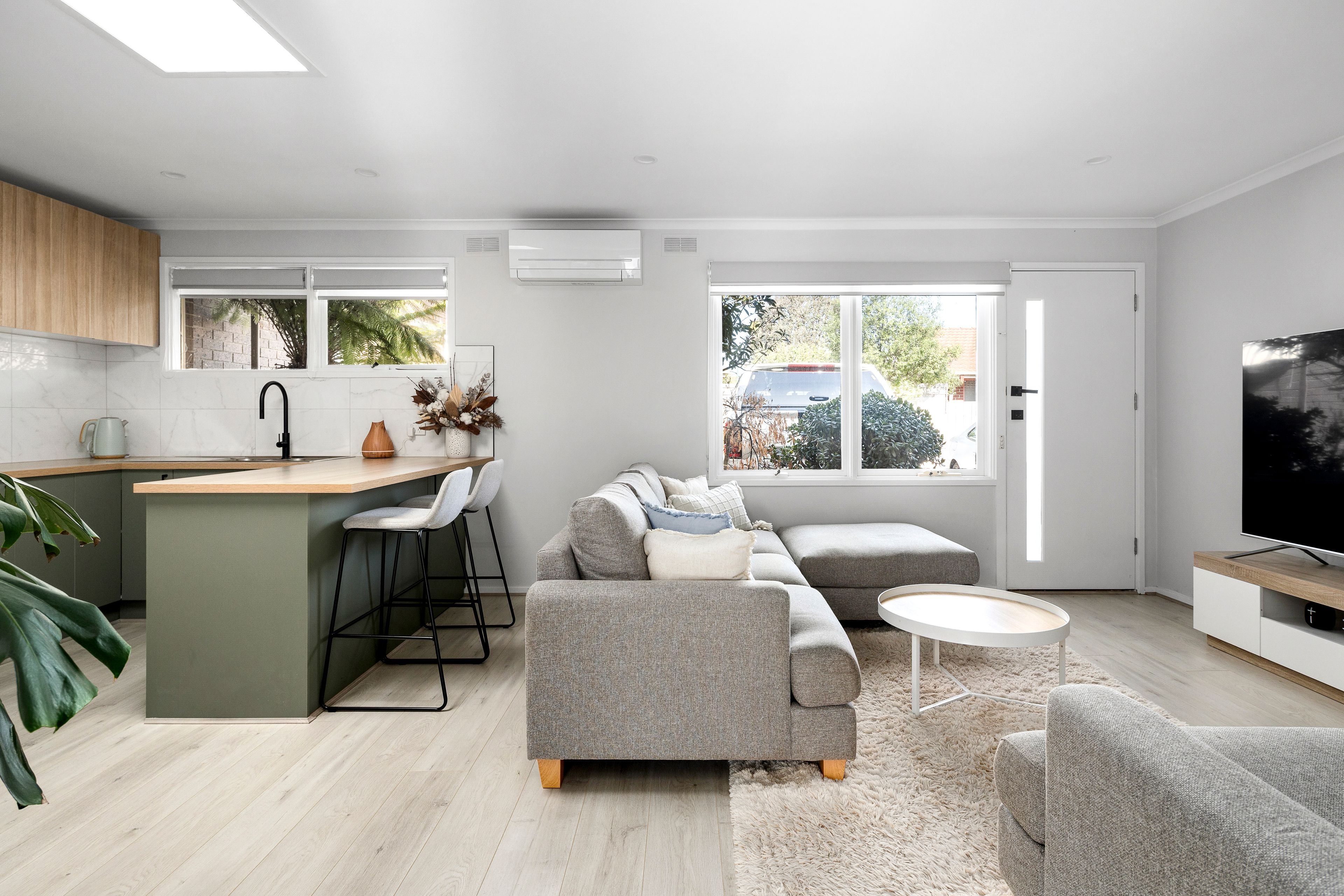7-15-19-cricklewood-avenue-frankston-vic-3199-sold-unit-ray-white