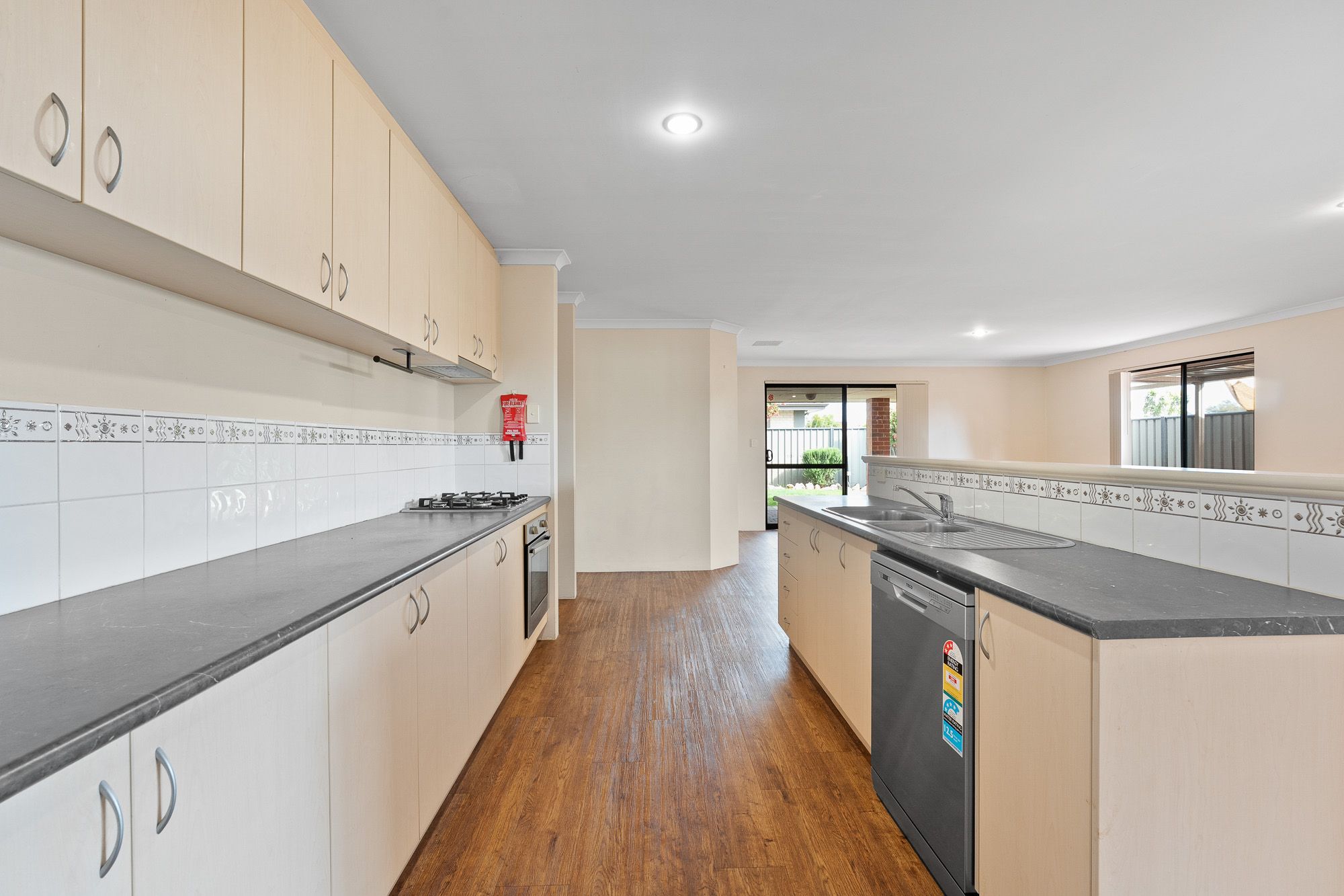 49 Tamworth Boulevard — photo 15 of 28