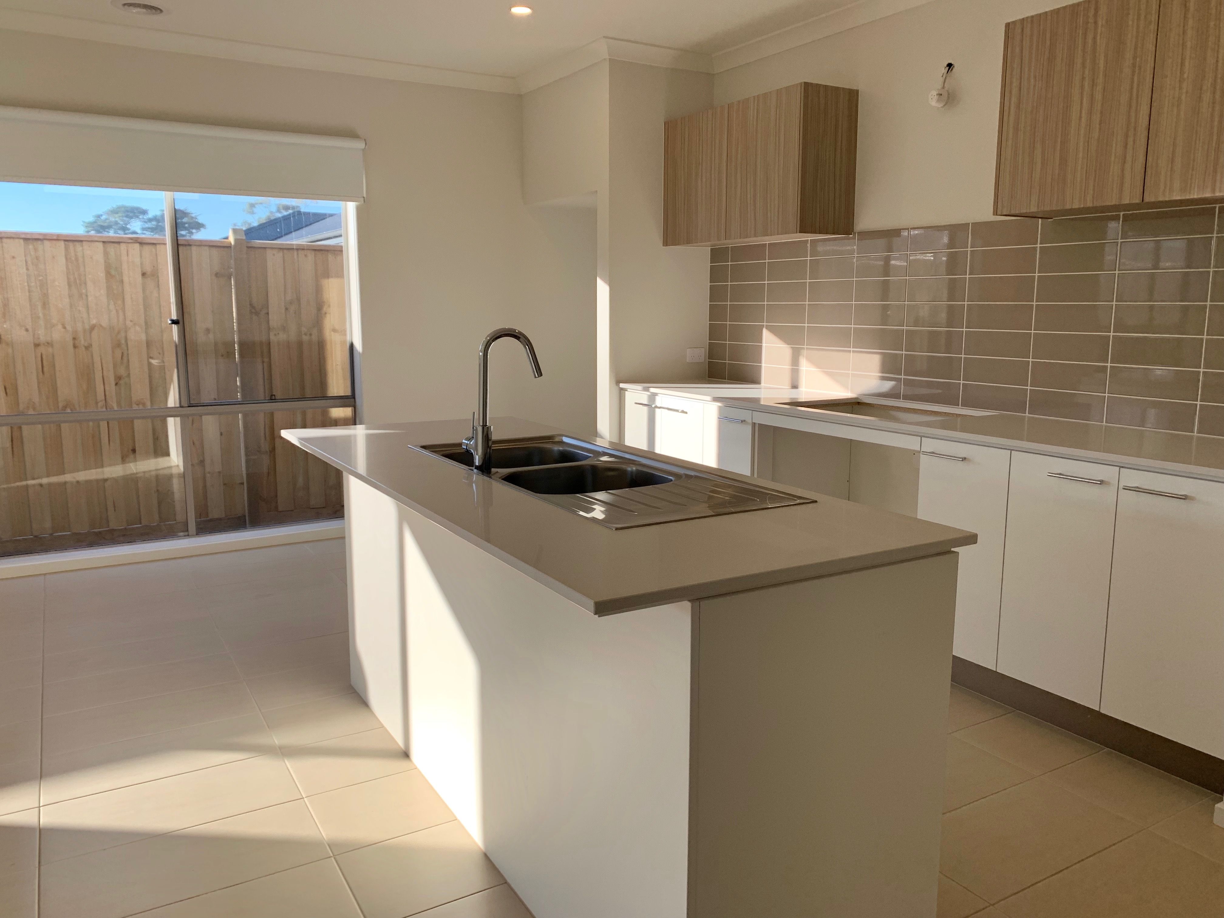 5 Panther Close, Clyde North, VIC 3978