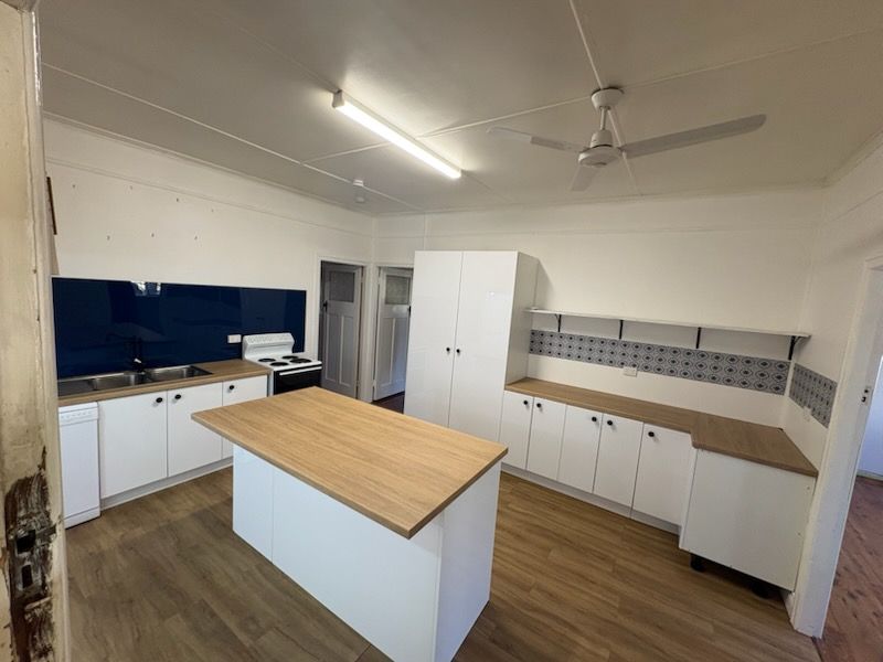 17 Cribb Street, Oakey, QLD 4401