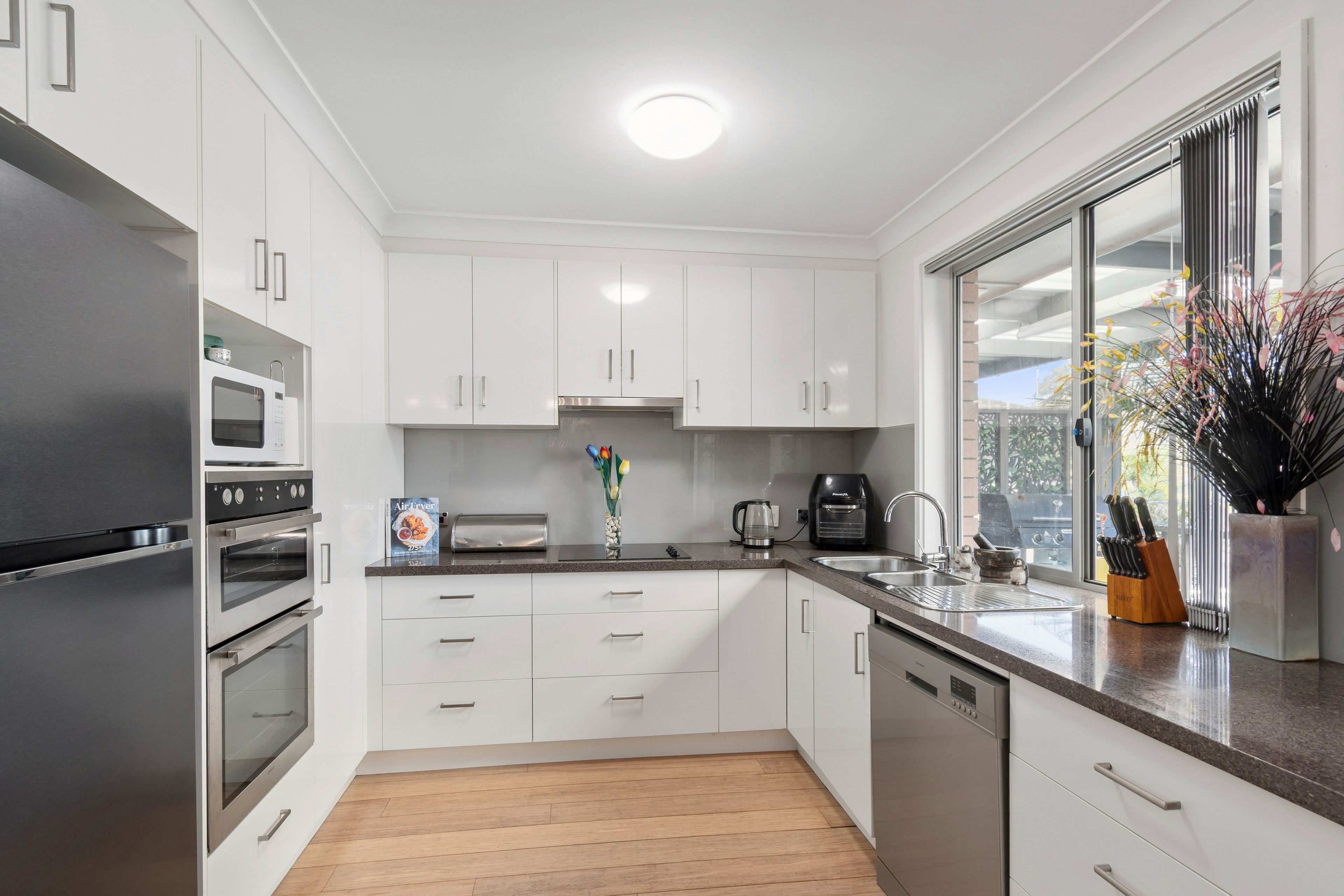 20 Saville Road — photo 4 of 10