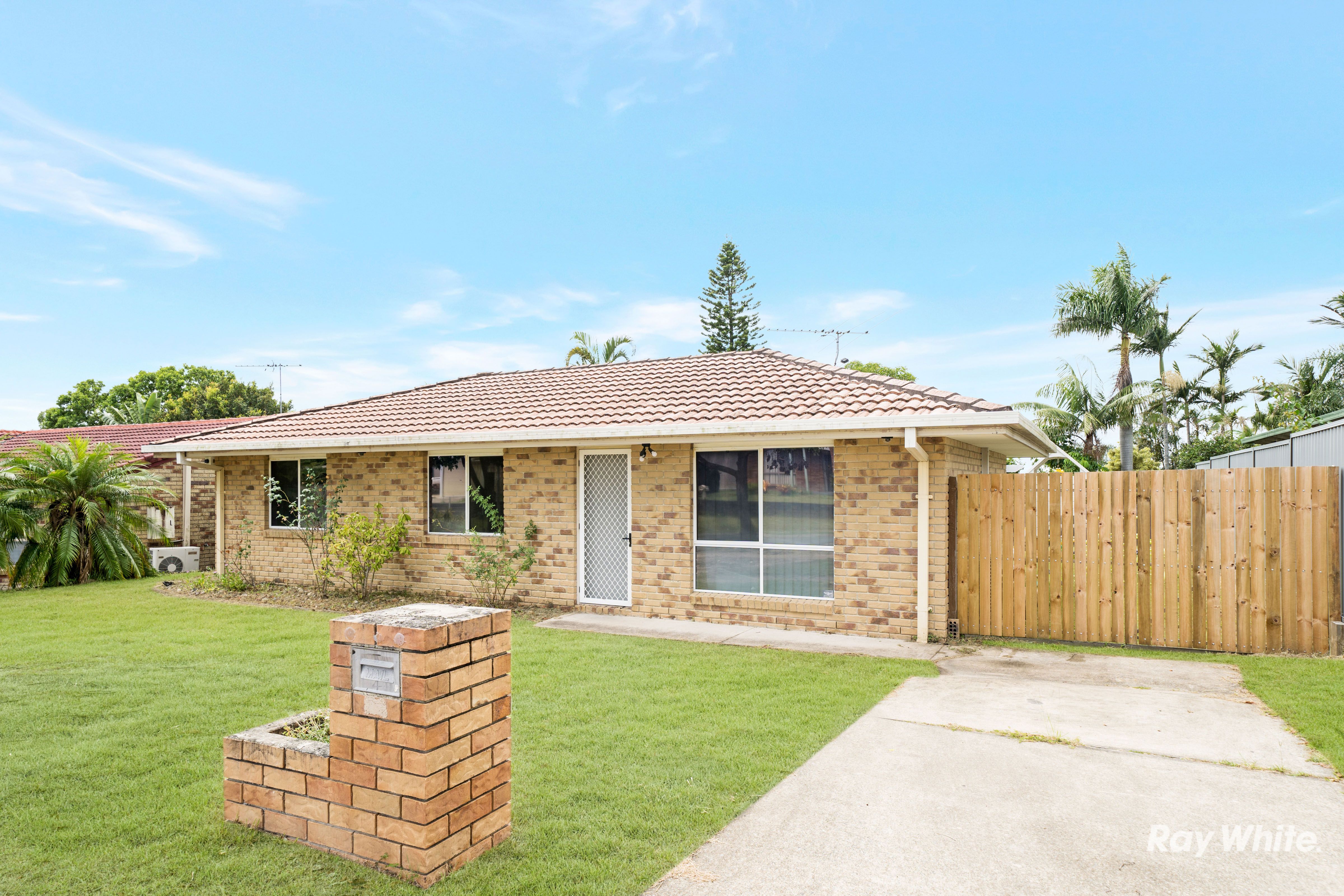 4 Pitt Court, Crestmead QLD 4132